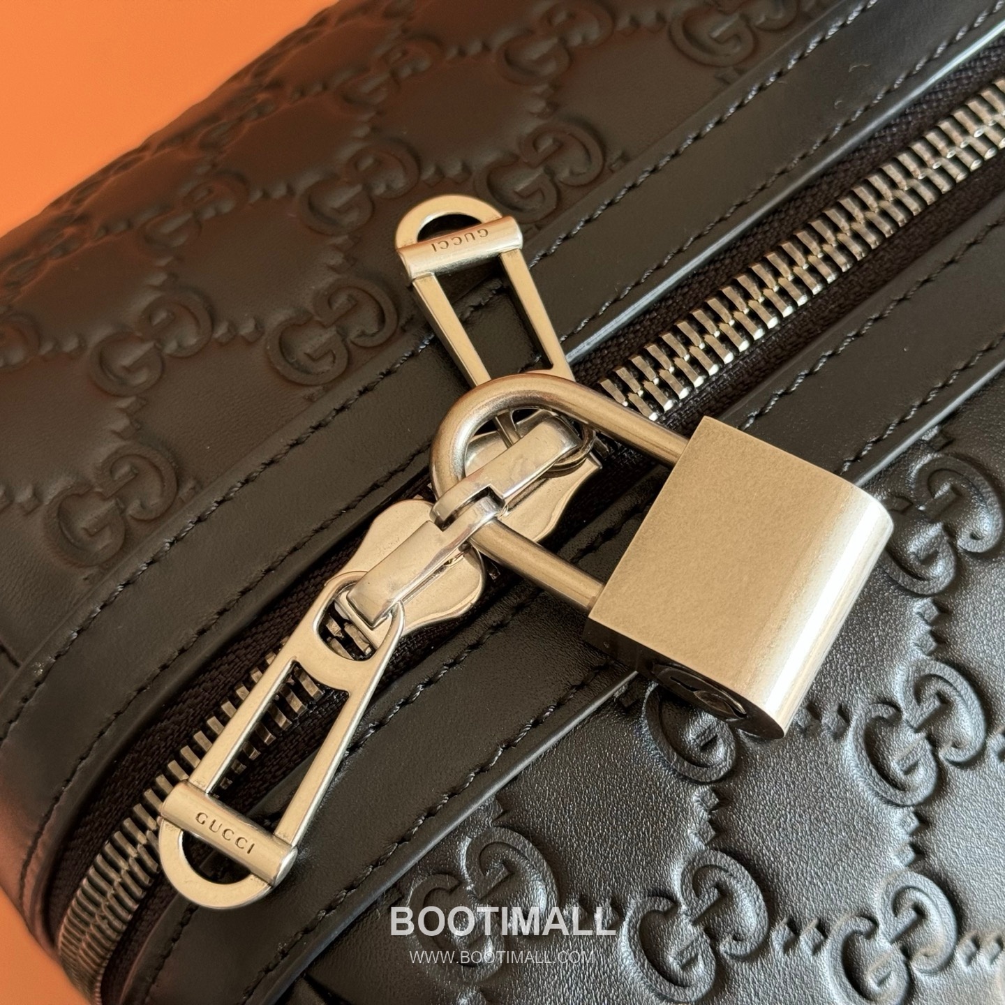 Gucci GG Emblem Travel Bag Embossed Smooth Calfskin Leather 850220 구찌 GG 엠블럼 트래블백 엠보싱 스무스 카프스킨 가죽 45cm 7