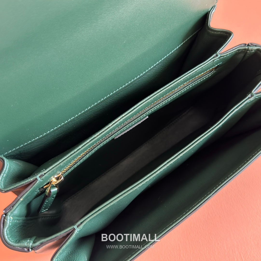 Gucci Siena Small Shoulder Bag Smooth Leather Horsebit Detail 846705 구찌 시에나 스몰 숄더백 스무스 가죽 홀스빗 디테일 22.5cm 9