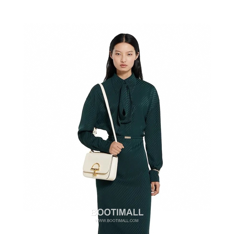 Gucci Siena Small Horsebit 846705 Smooth Leather Black Shoulder Bag 구찌 시에나 스몰 홀스빗 846705 스무스 레더 블랙 숄더백 22.5cm 8