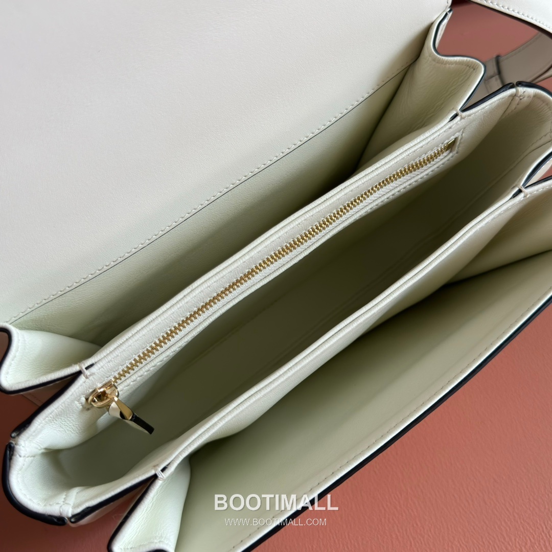 Gucci Siena Small Shoulder Bag Smooth Leather Horsebit Detail 846705 구찌 시에나 스몰 숄더백 스무스 가죽 홀스빗 디테일 22.5cm 9