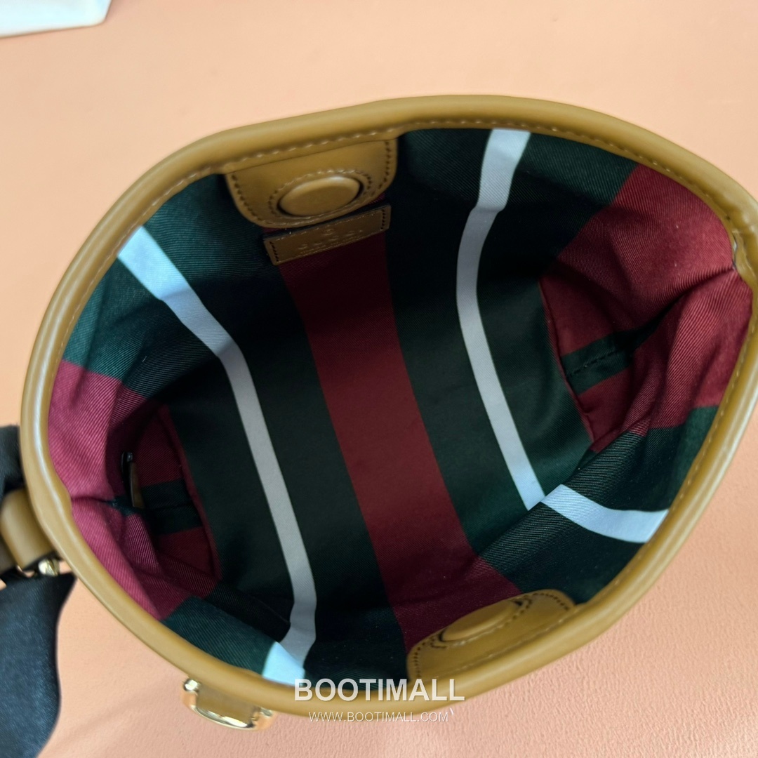 Gucci GG Emblem Mini Bucket Bag GG Supreme Canvas Leather Trim 847090 구찌 GG 엠블럼 미니 버킷백 GG 수프림 캔버스 가죽 트리밍 18cm 9