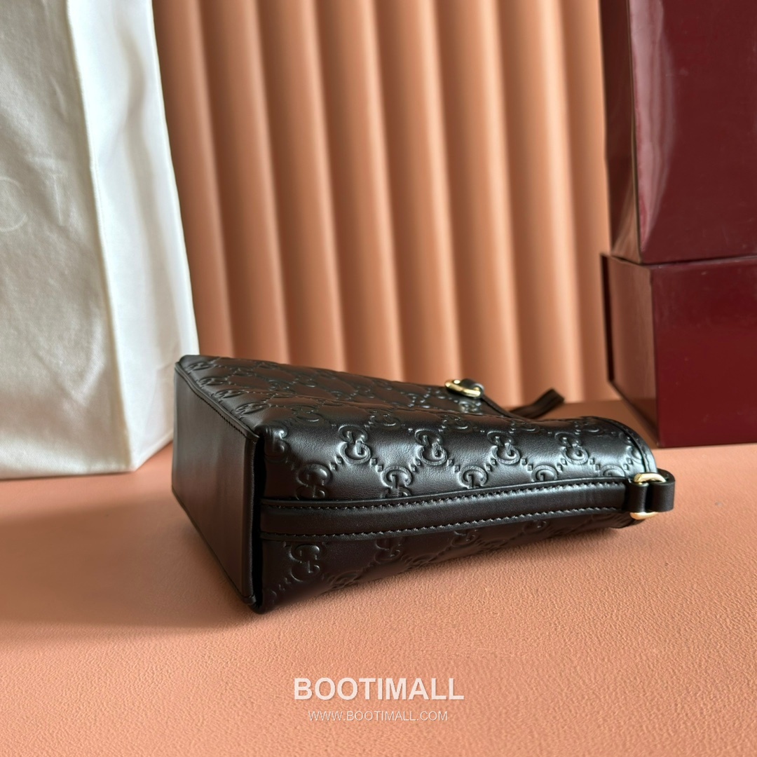 Gucci GG Emblem Mini Bucket Bag GG Supreme Canvas Leather Trim 847090 구찌 GG 엠블럼 미니 버킷백 GG 수프림 캔버스 가죽 트리밍 18cm 8