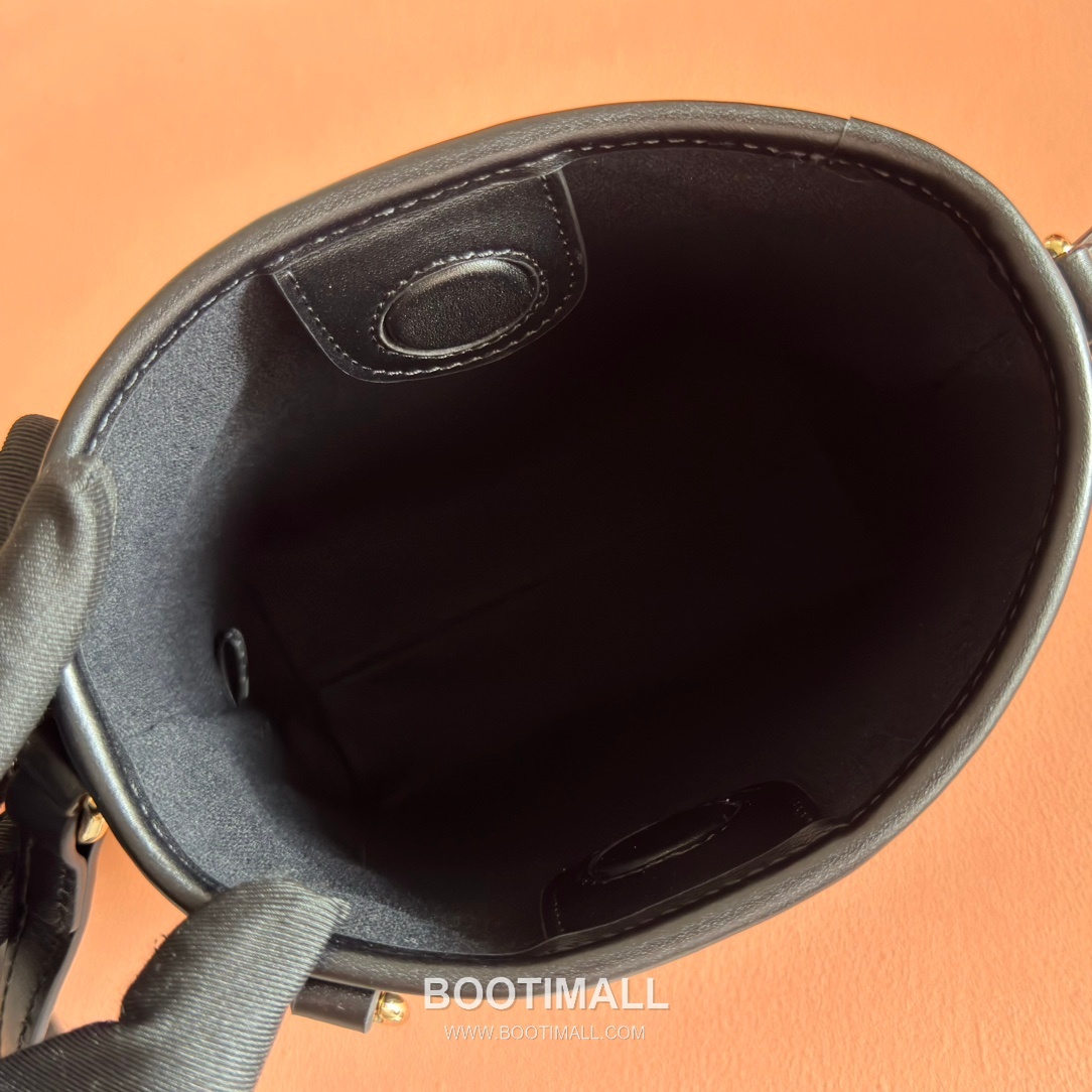 Gucci GG Emblem Mini Bucket Bag GG Supreme Canvas Leather Trim 847090 구찌 GG 엠블럼 미니 버킷백 GG 수프림 캔버스 가죽 트리밍 18cm 9