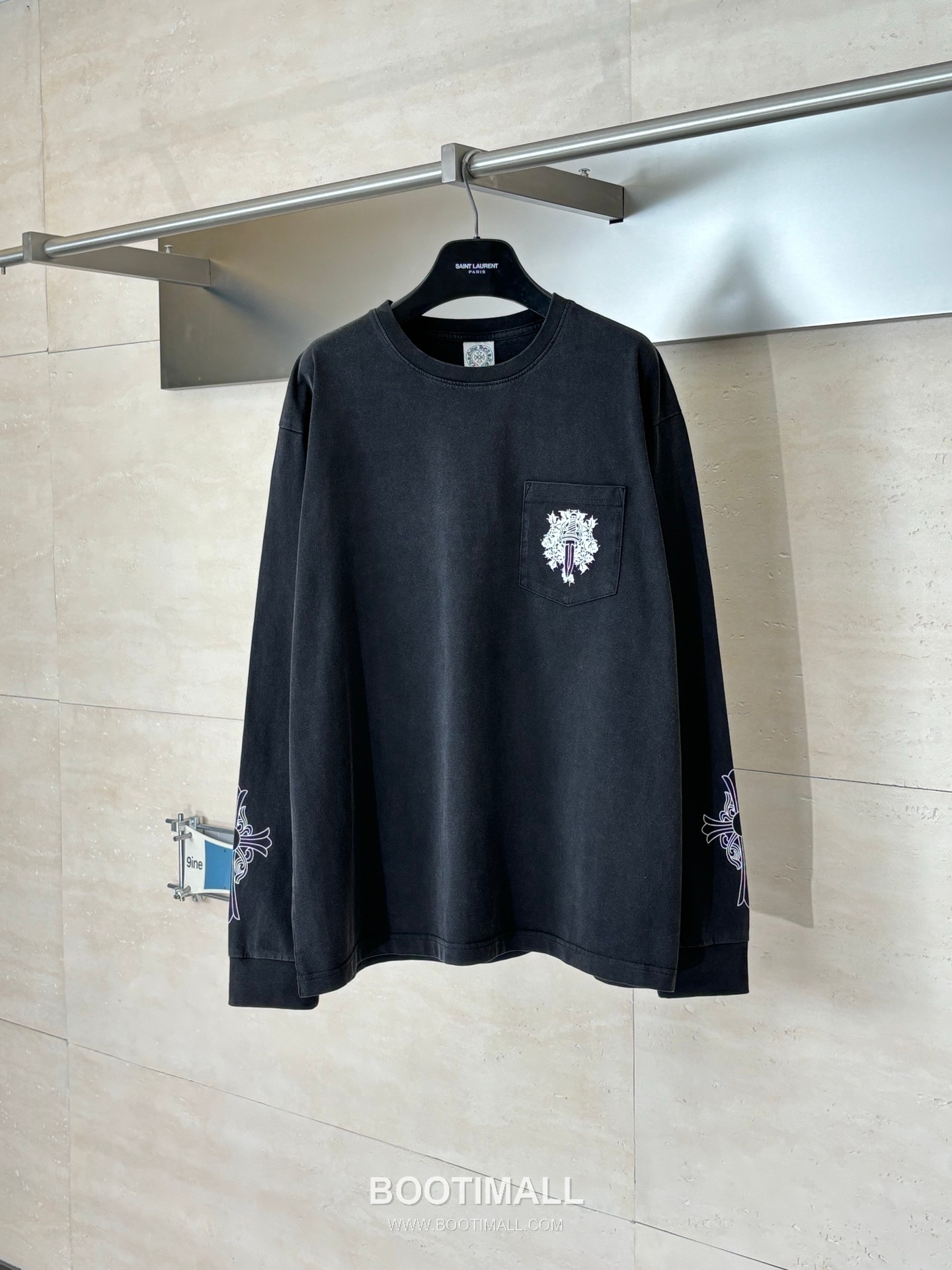 Chrome Hearts Vintage Cross Horseshoe Vine Sword Washed Long Sleeve T-Shirt 크롬하츠 빈티지 크로스 말발굽 바인 소드 워싱 긴팔 티셔츠 1