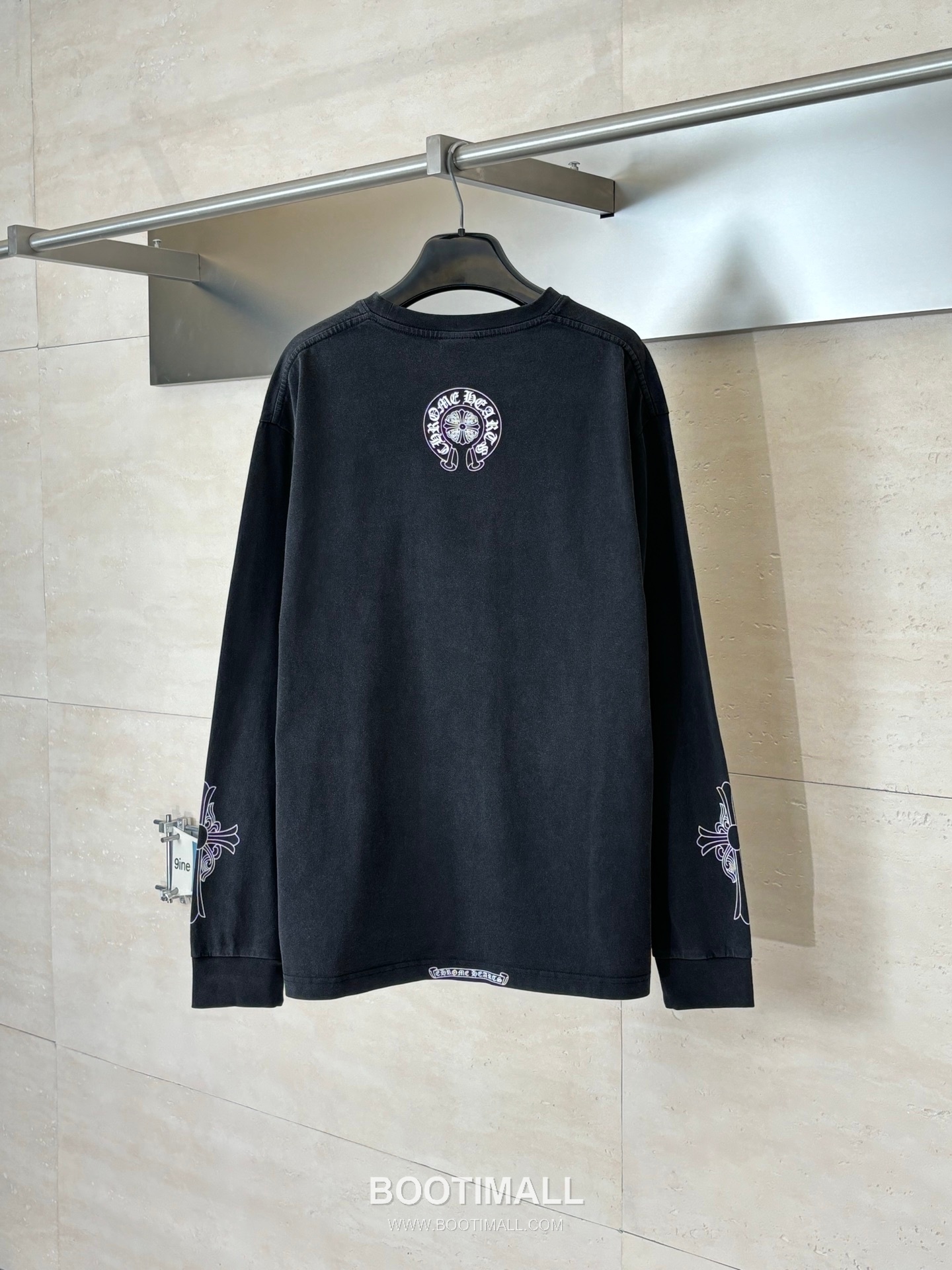 Chrome Hearts Vintage Cross Horseshoe Vine Sword Washed Long Sleeve T-Shirt 크롬하츠 빈티지 크로스 말발굽 바인 소드 워싱 긴팔 티셔츠 2