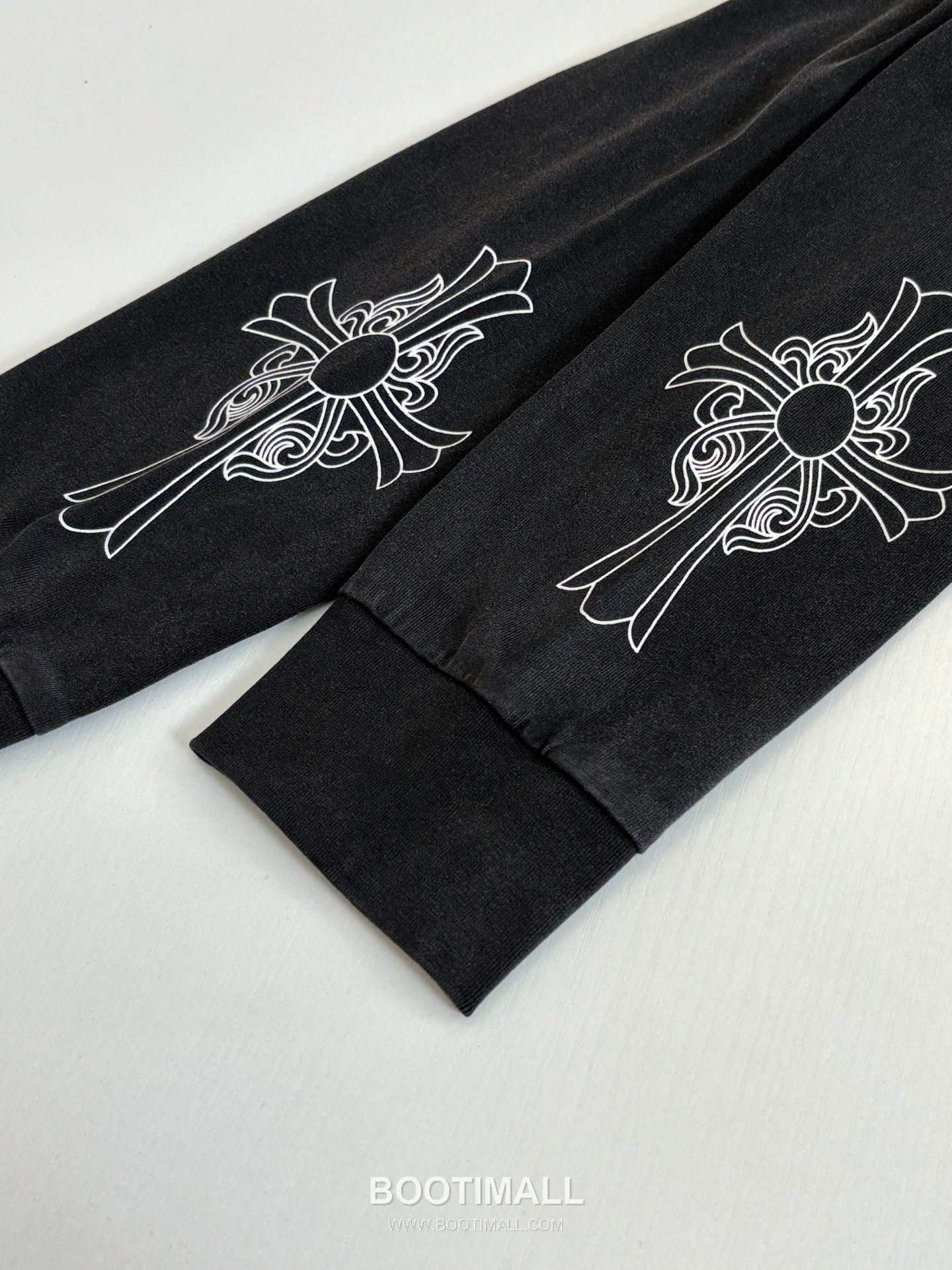 Chrome Hearts Vintage Cross Horseshoe Vine Sword Washed Long Sleeve T-Shirt 크롬하츠 빈티지 크로스 말발굽 바인 소드 워싱 긴팔 티셔츠 9