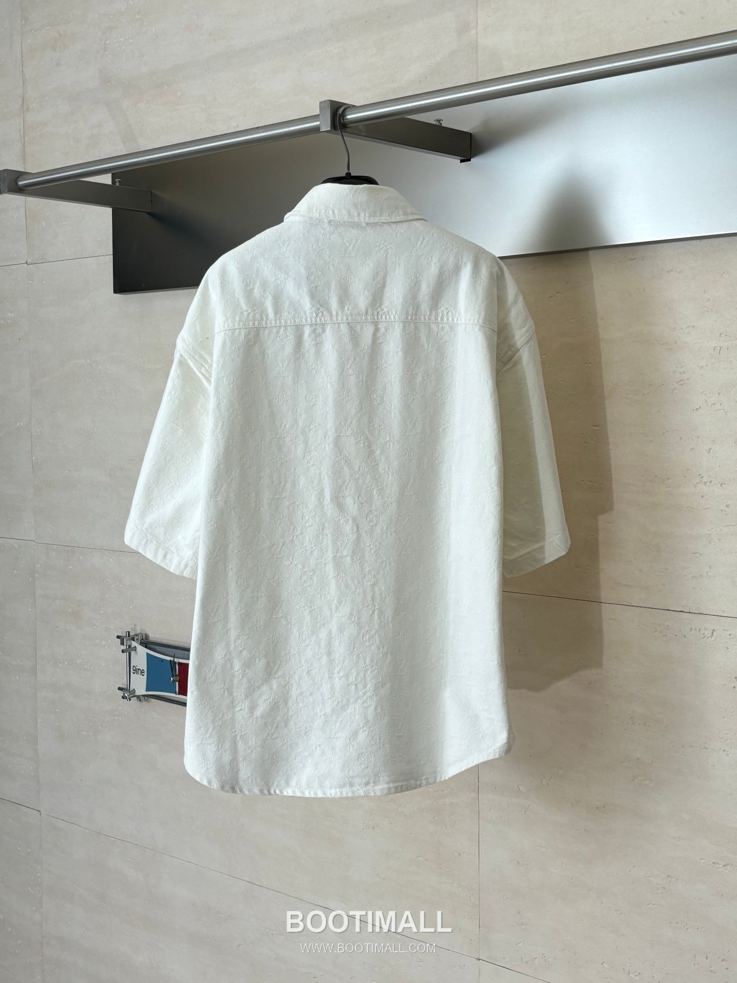 Louis Vuitton SS26 Monogram Jacquard Short Sleeve Denim Shirt 루이비통 SS26 모노그램 자카드 반팔 데님 셔츠 2