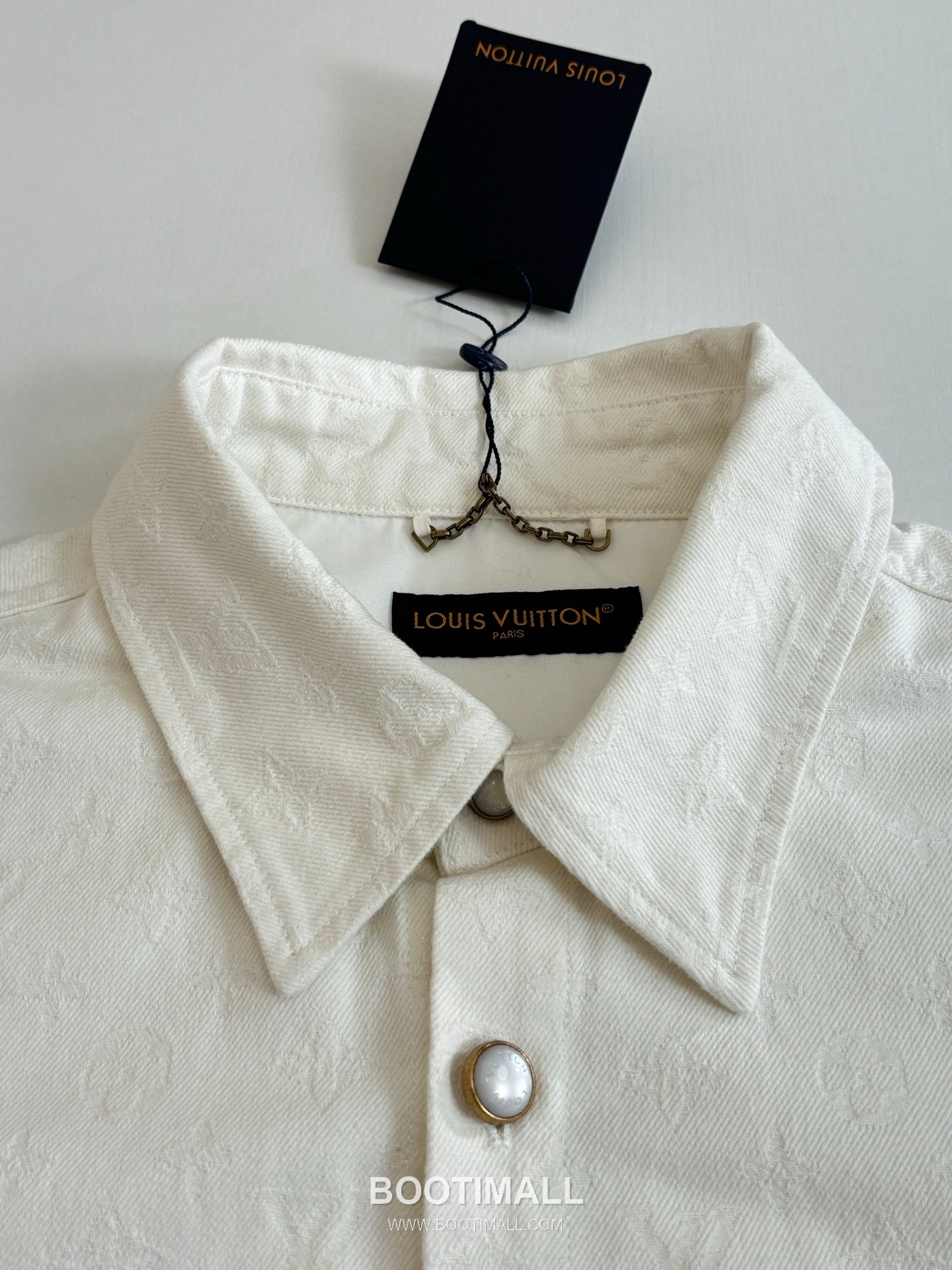 Louis Vuitton SS26 Monogram Jacquard Short Sleeve Denim Shirt 루이비통 SS26 모노그램 자카드 반팔 데님 셔츠 5