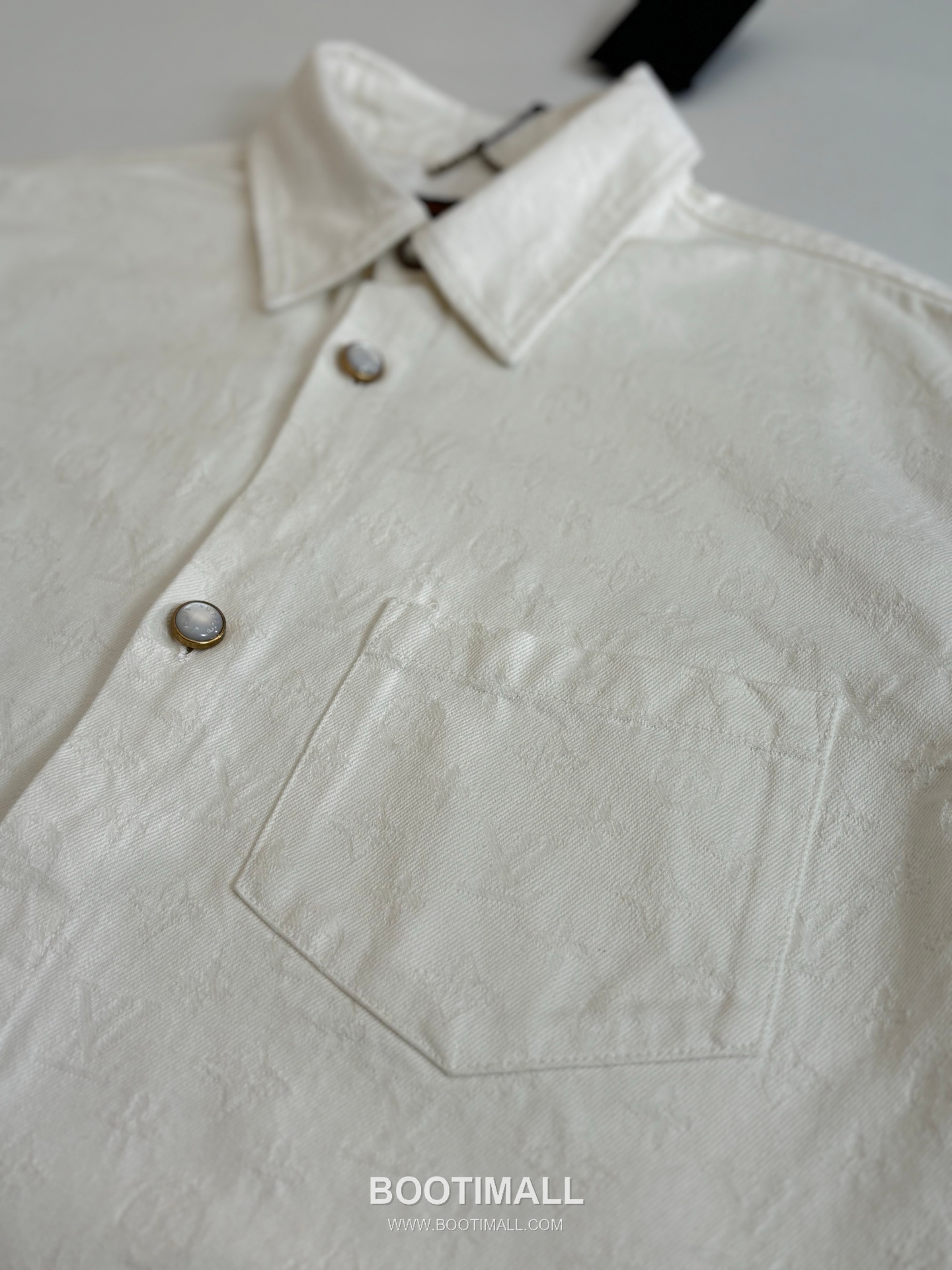 Louis Vuitton SS26 Monogram Jacquard Short Sleeve Denim Shirt 루이비통 SS26 모노그램 자카드 반팔 데님 셔츠 6