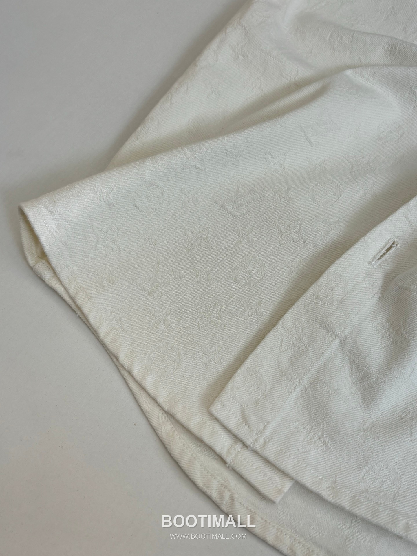 Louis Vuitton SS26 Monogram Jacquard Short Sleeve Denim Shirt 루이비통 SS26 모노그램 자카드 반팔 데님 셔츠 8