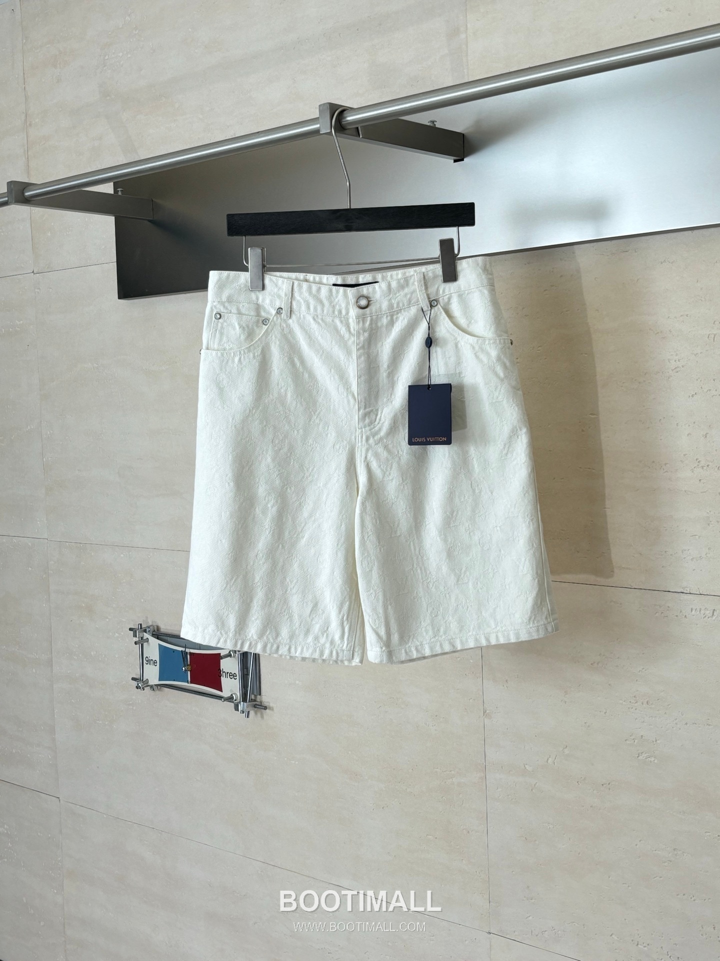 Louis Vuitton SS26 Monogram Jacquard Denim Shorts 루이비통 SS26 모노그램 자카드 데님 쇼츠 1