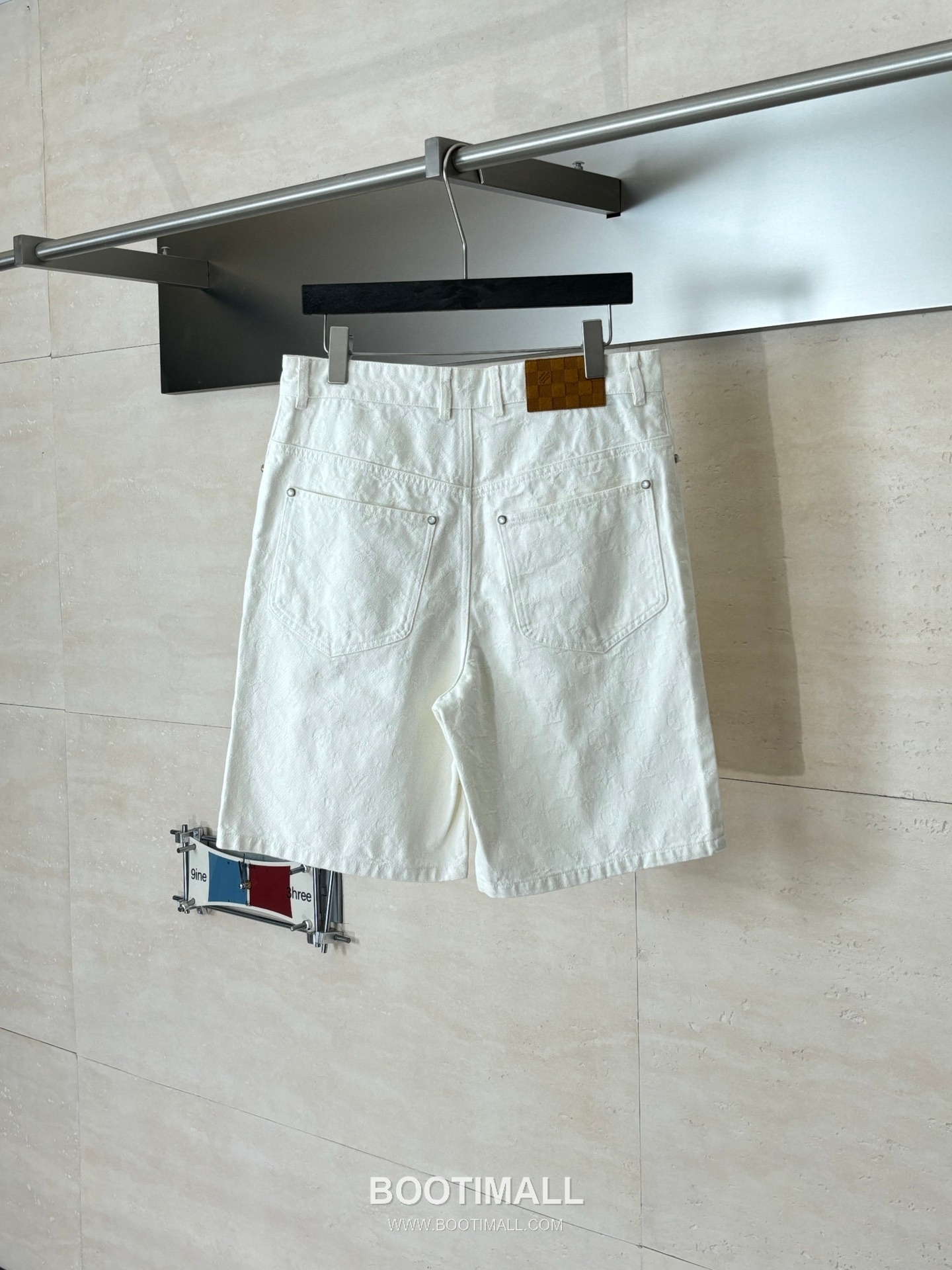 Louis Vuitton SS26 Monogram Jacquard Denim Shorts 루이비통 SS26 모노그램 자카드 데님 쇼츠 2