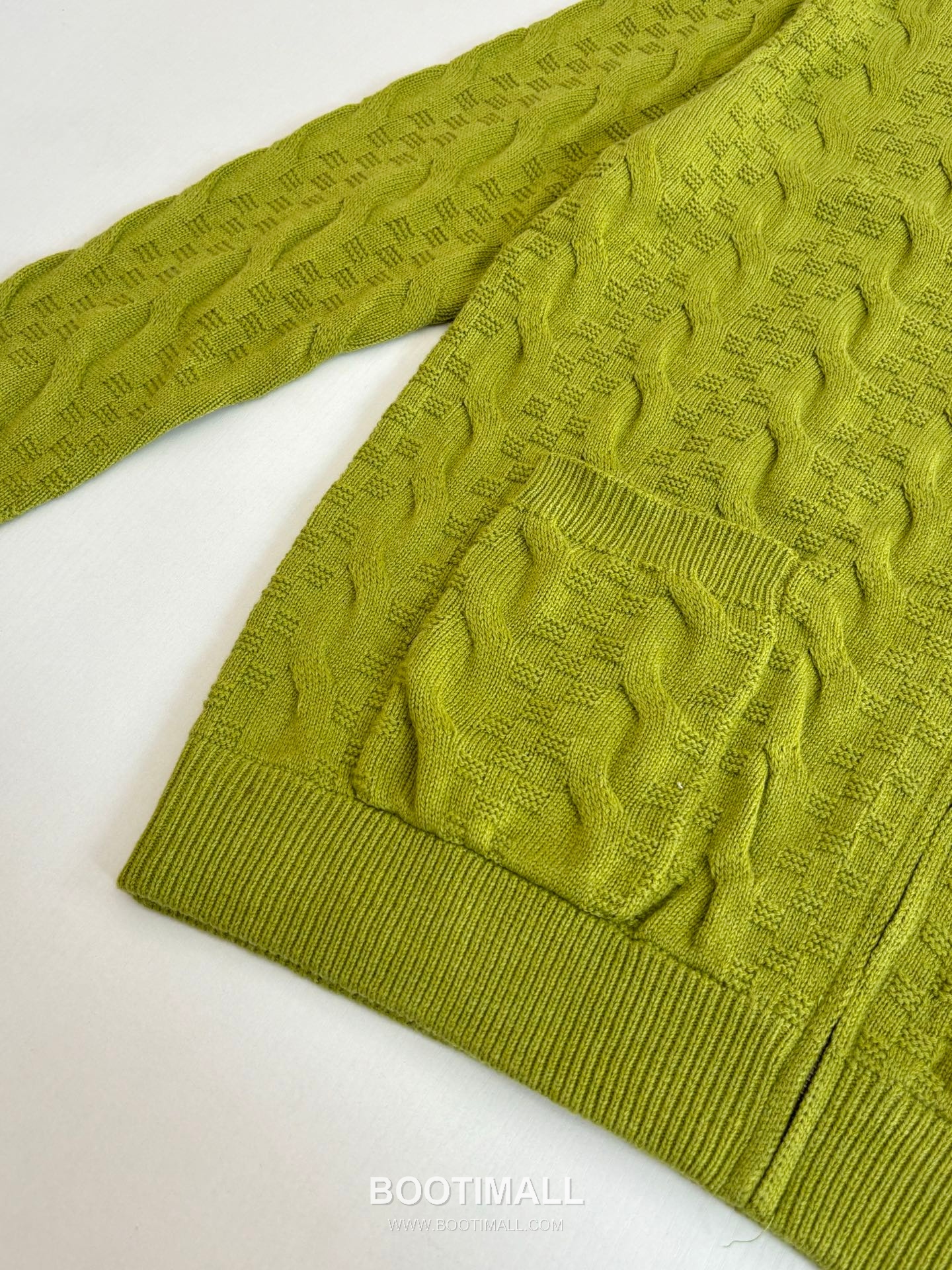 Louis Vuitton SS26 Damier Jacquard Cable Knit Zip Cardigan 루이비통 SS26 다미에 자카드 케이블 니트 집업 가디건 5