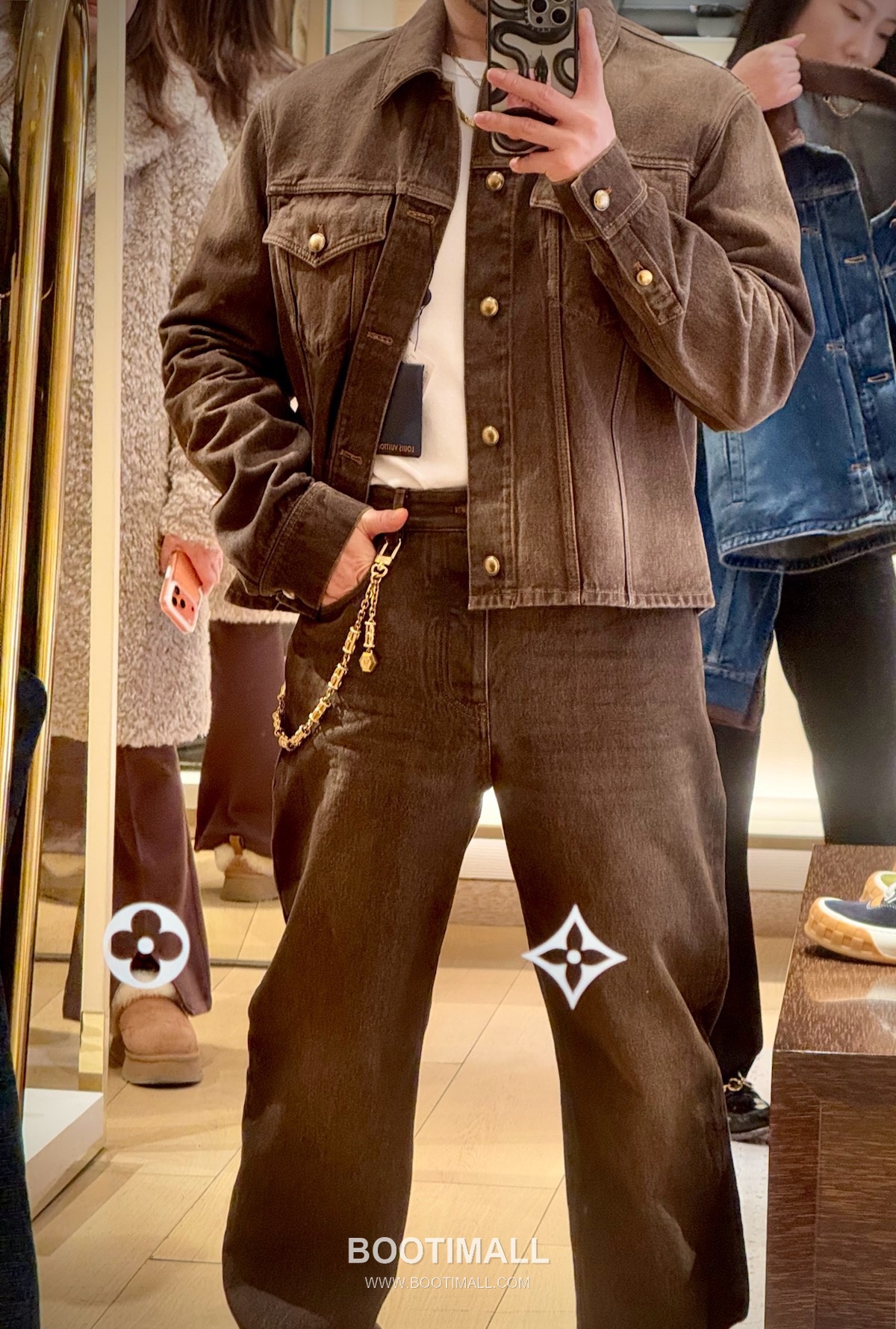 Louis Vuitton SS26 Skate Washed Denim Pants 루이비통 SS26 스케이트 샌드워싱 데님 팬츠 2