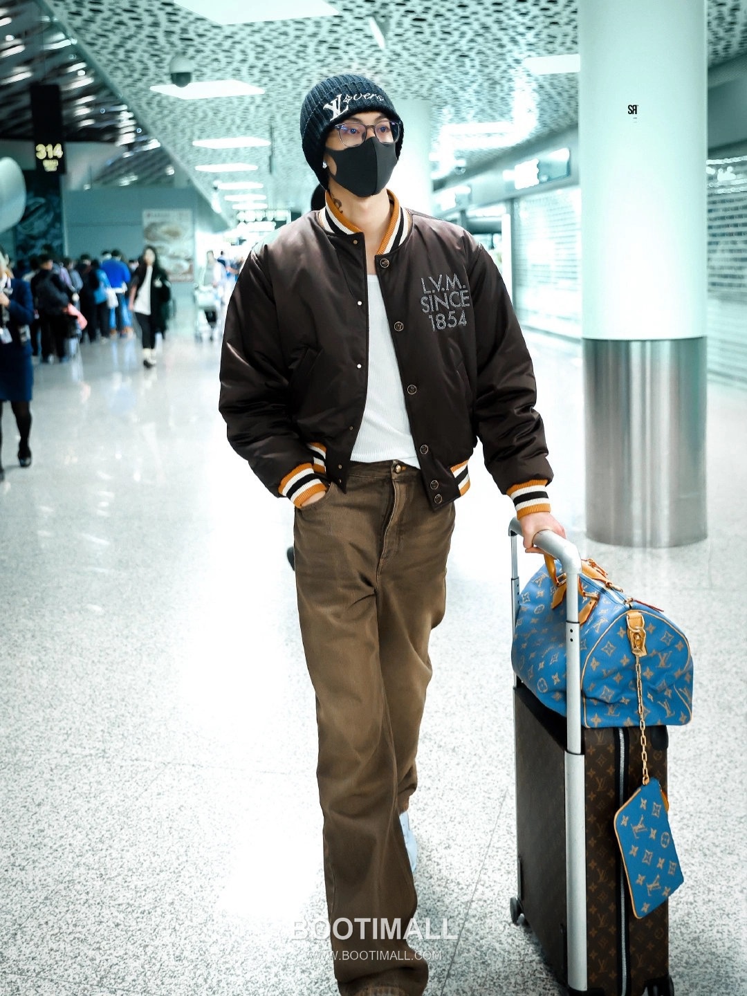 Louis Vuitton SS26 Skate Washed Denim Pants 루이비통 SS26 스케이트 샌드워싱 데님 팬츠 6