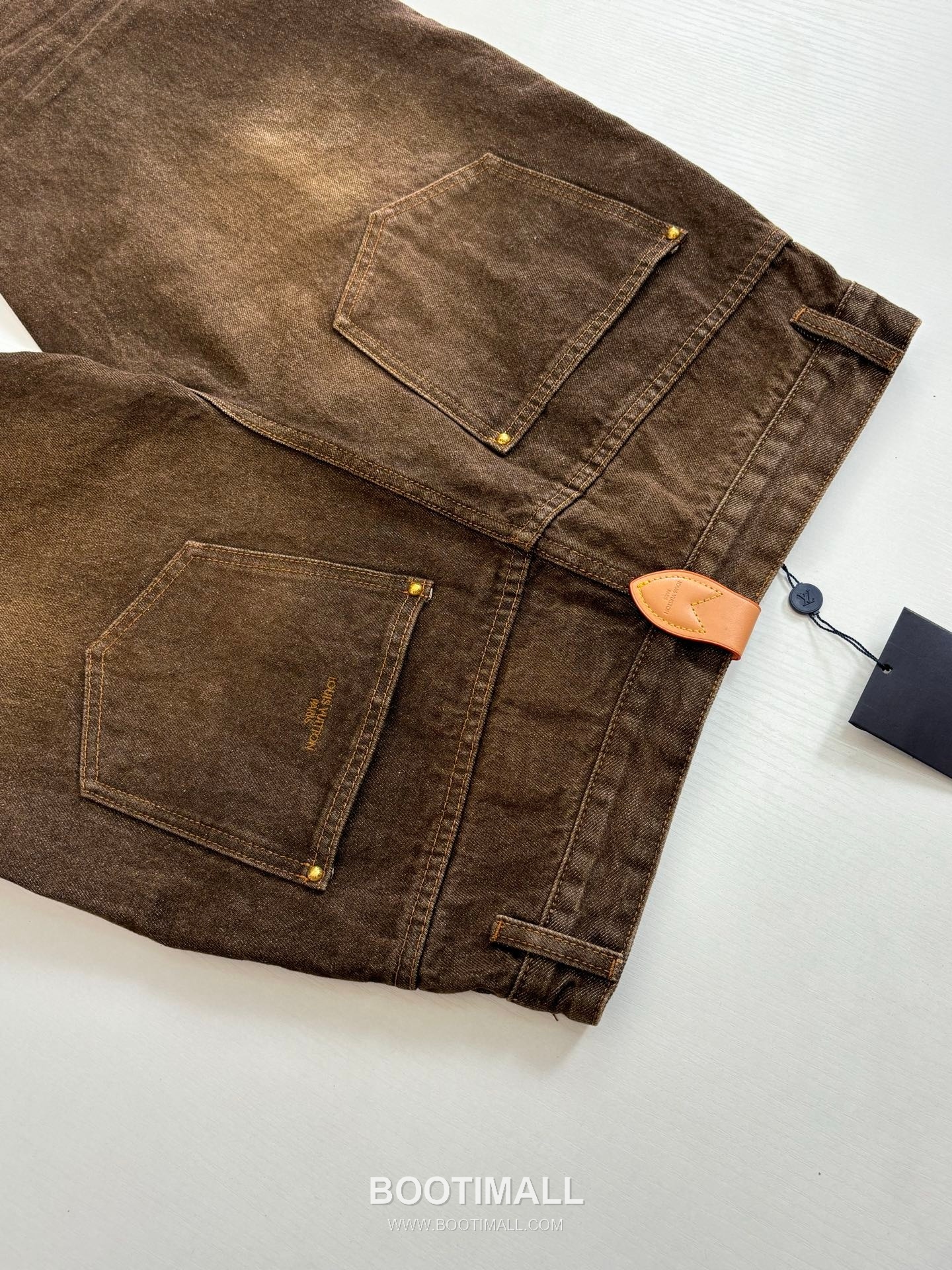 Louis Vuitton SS26 Skate Washed Denim Pants 루이비통 SS26 스케이트 샌드워싱 데님 팬츠 15