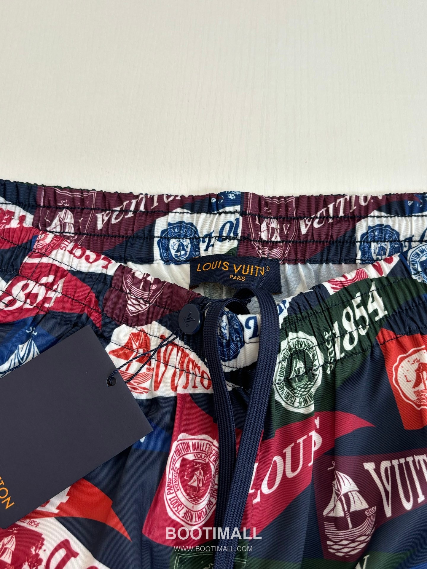 Louis Vuitton SS26 Capsule Monogram Allover Beach Shorts 루이비통 SS26 캡슐 모노그램 올오버 비치 쇼츠 8