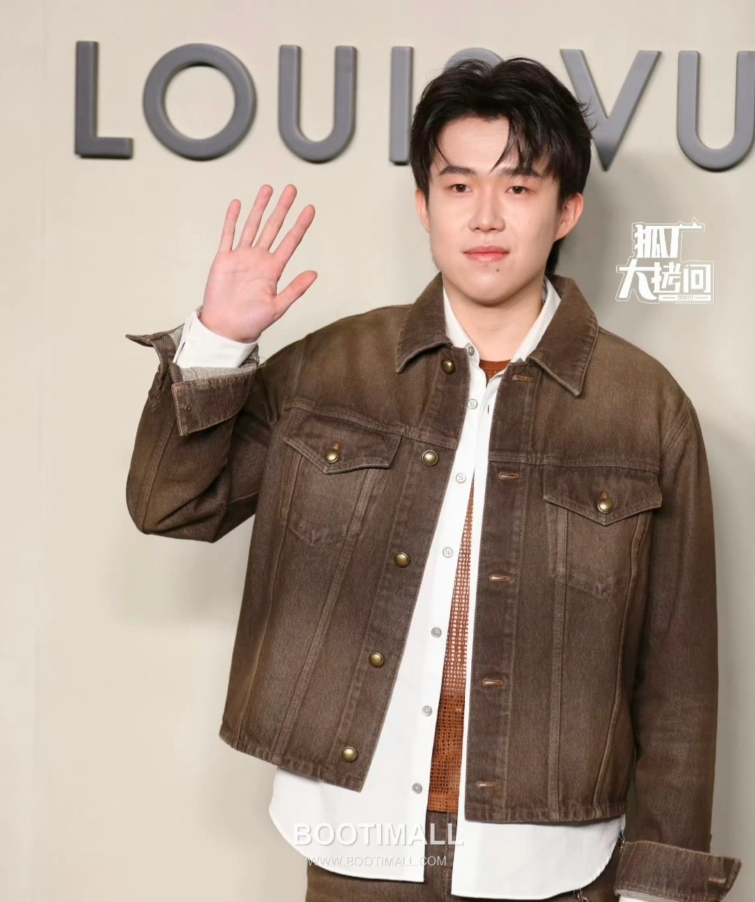 Louis Vuitton SS26 Sandwashed Denim Collared Jacket 루이비통 SS26 샌드워싱 데님 카라 재킷 3