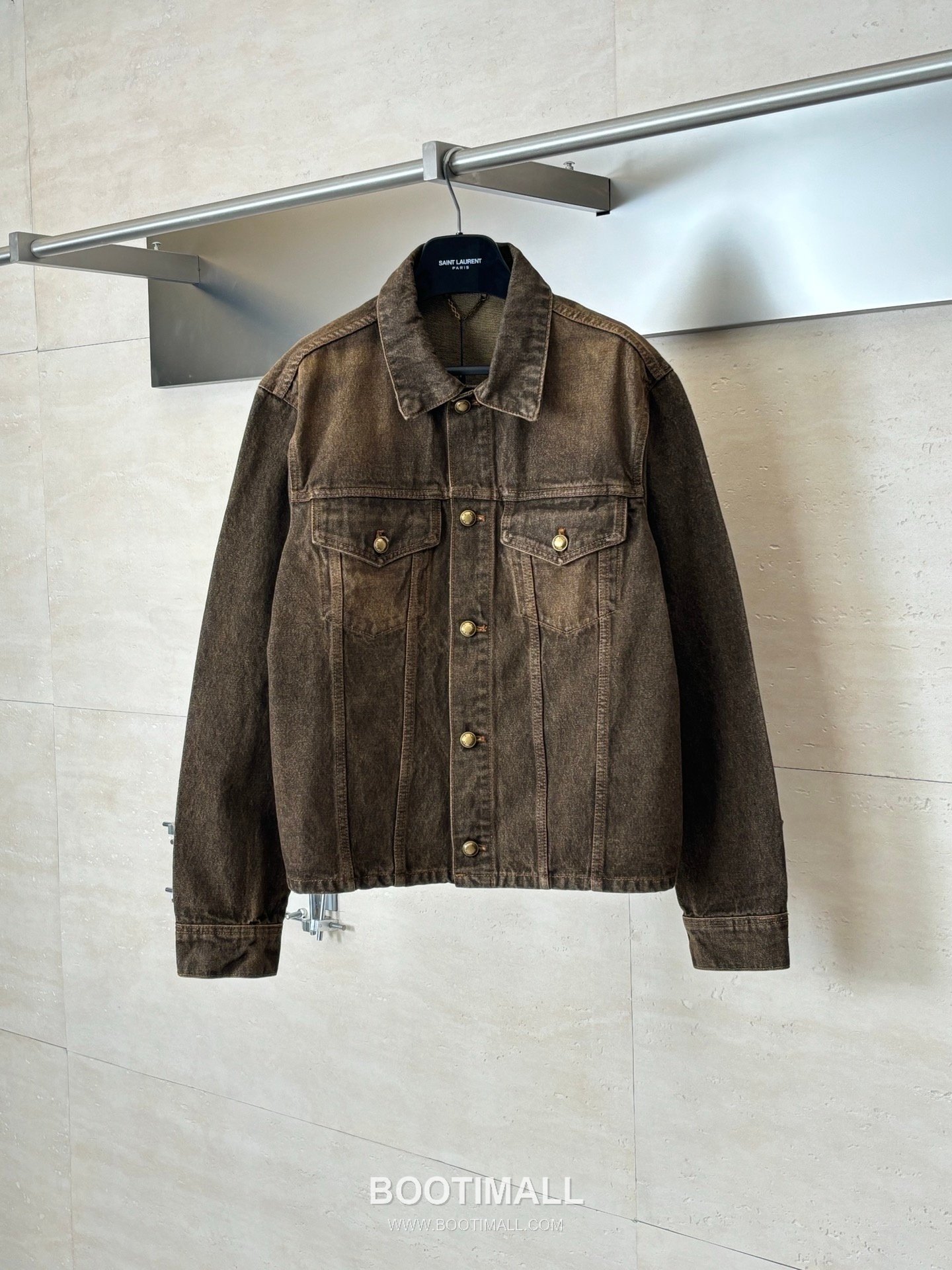 Louis Vuitton SS26 Sandwashed Denim Collared Jacket 루이비통 SS26 샌드워싱 데님 카라 재킷 6