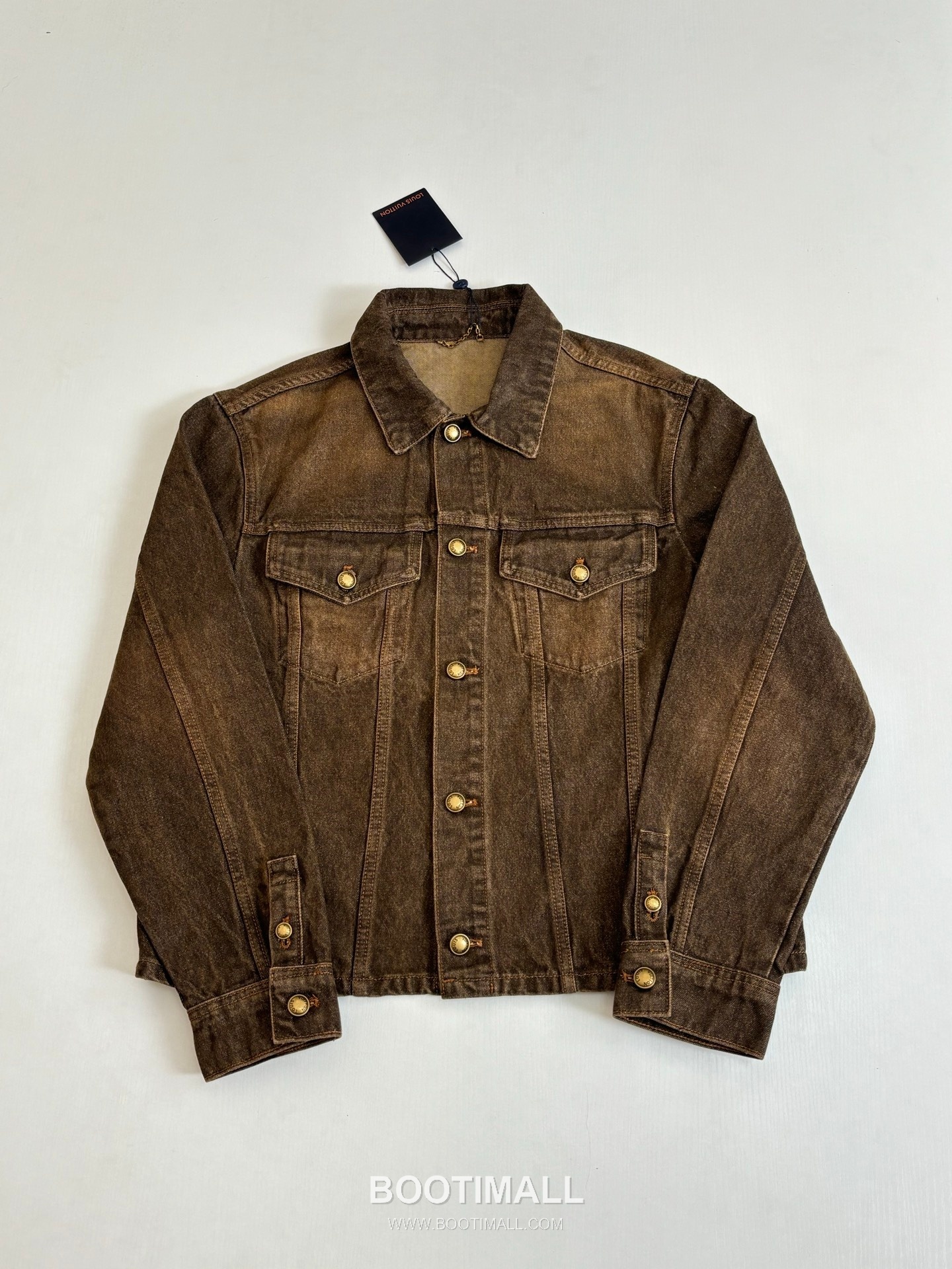 Louis Vuitton SS26 Sandwashed Denim Collared Jacket 루이비통 SS26 샌드워싱 데님 카라 재킷 8