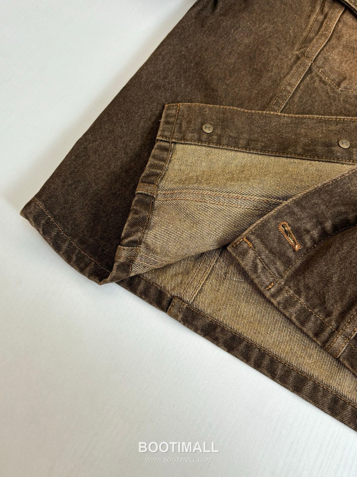 Louis Vuitton SS26 Sandwashed Denim Collared Jacket 루이비통 SS26 샌드워싱 데님 카라 재킷 10