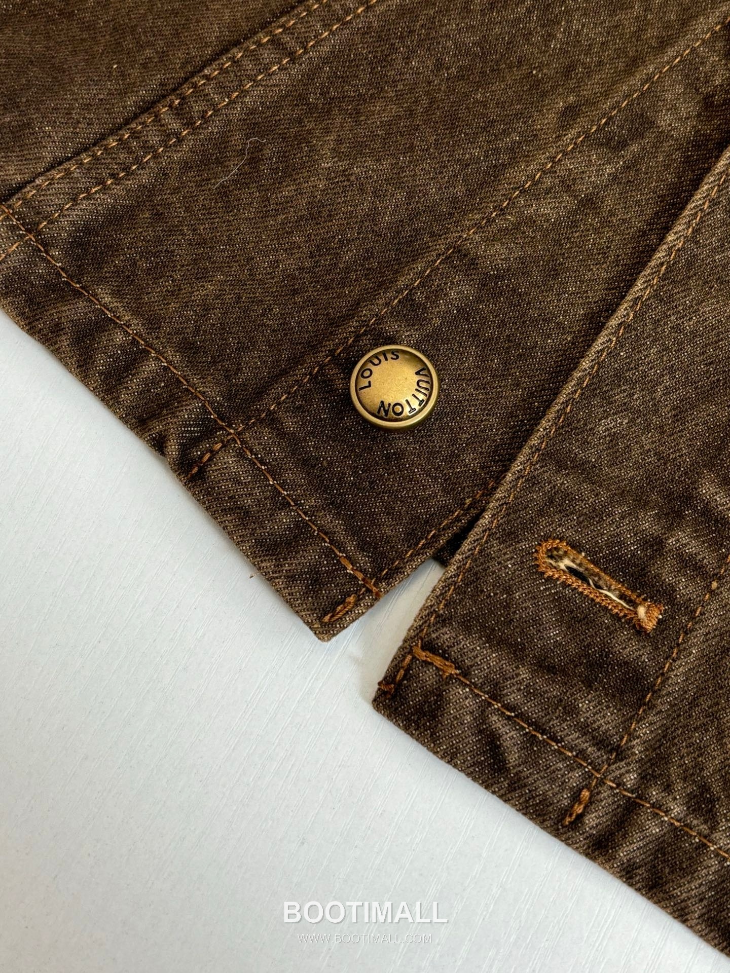Louis Vuitton SS26 Sandwashed Denim Collared Jacket 루이비통 SS26 샌드워싱 데님 카라 재킷 12