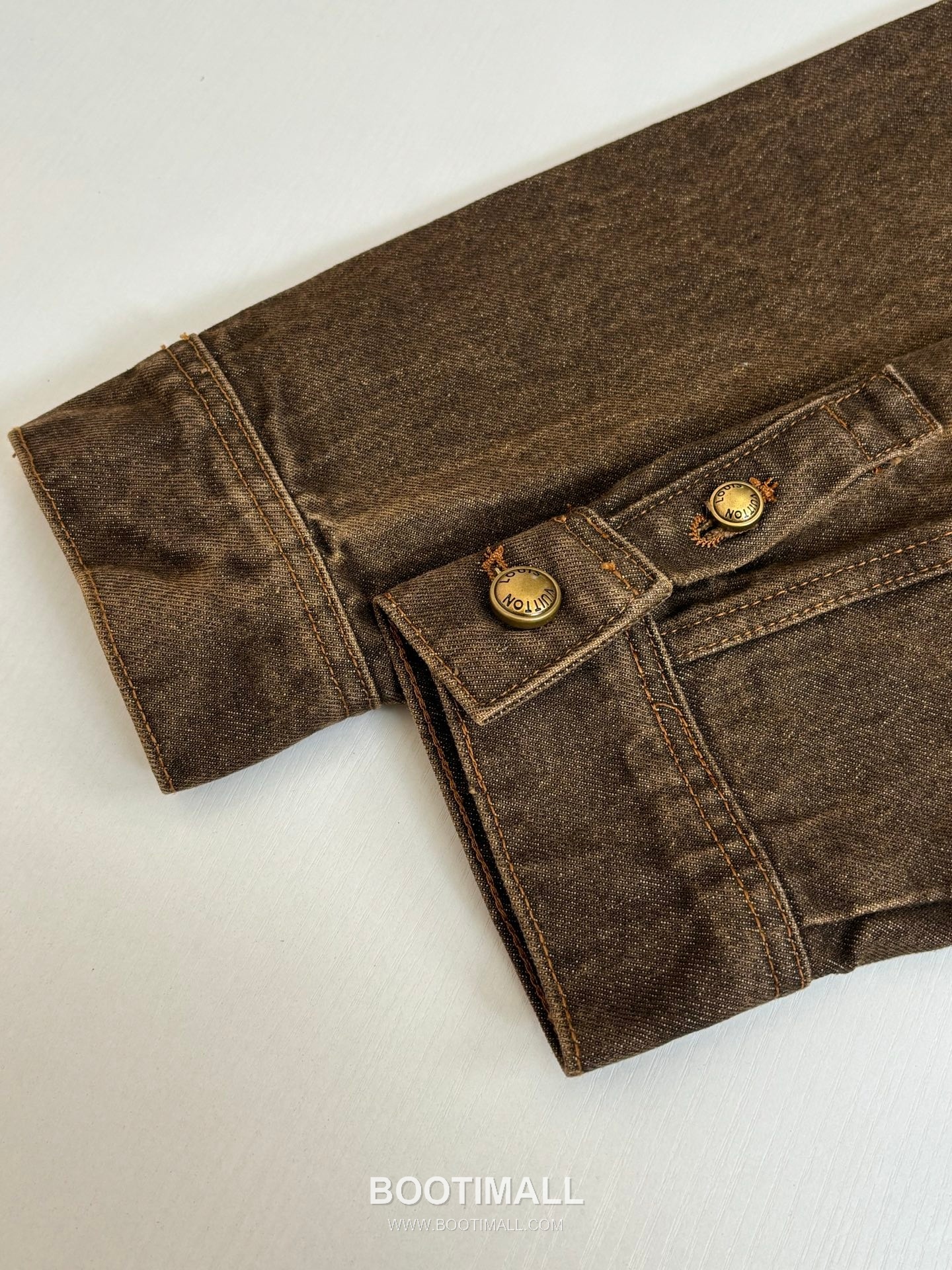 Louis Vuitton SS26 Sandwashed Denim Collared Jacket 루이비통 SS26 샌드워싱 데님 카라 재킷 13