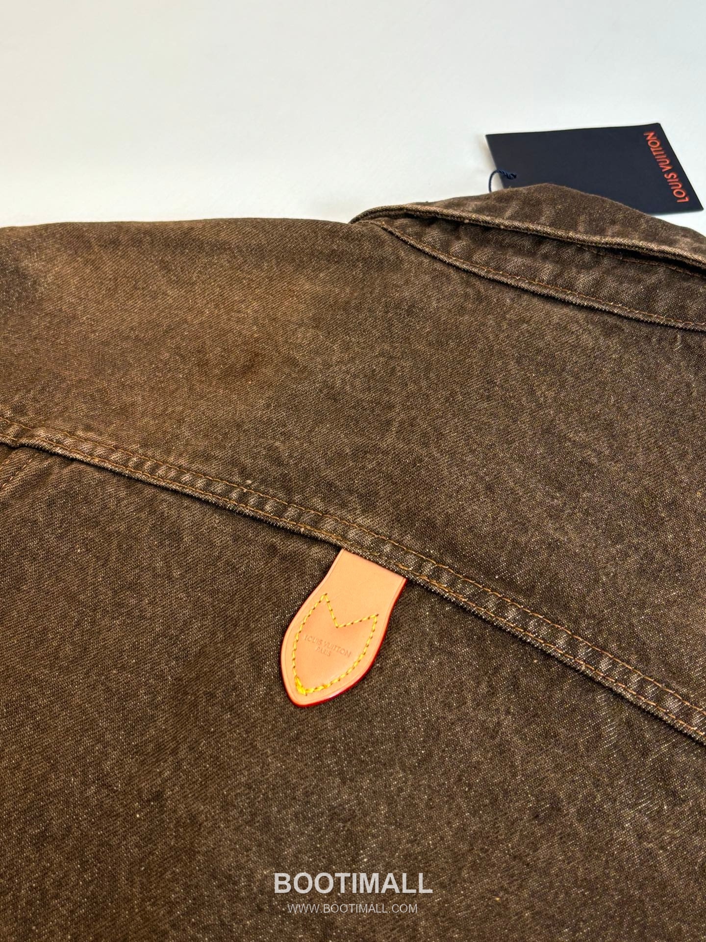 Louis Vuitton SS26 Sandwashed Denim Collared Jacket 루이비통 SS26 샌드워싱 데님 카라 재킷 15