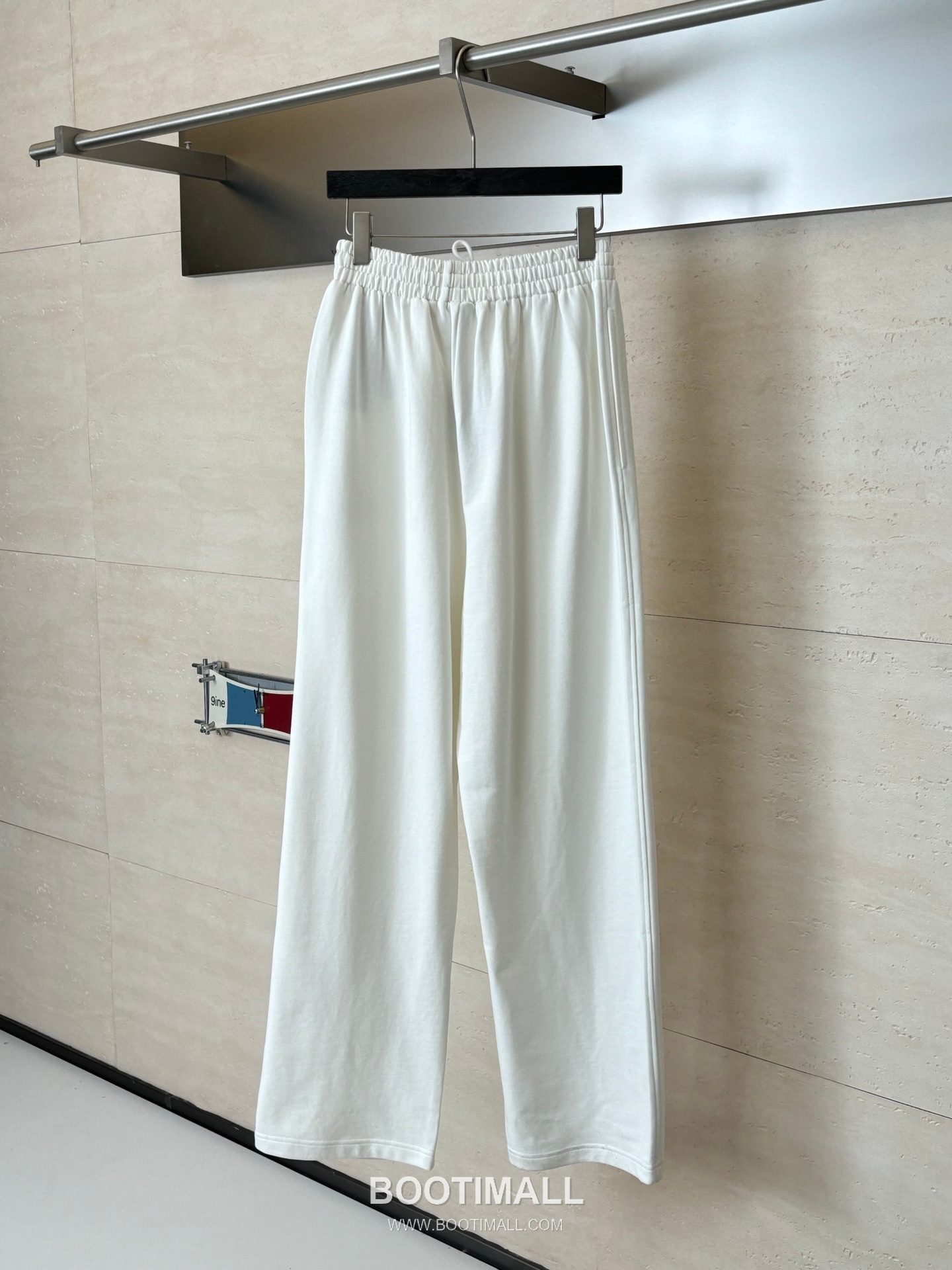 Balenciaga Cola Wave Logo Embroidered Cotton Sweatpants 발렌시아가 콜라 웨이브 로고 자수 코튼 스웨트 팬츠 2