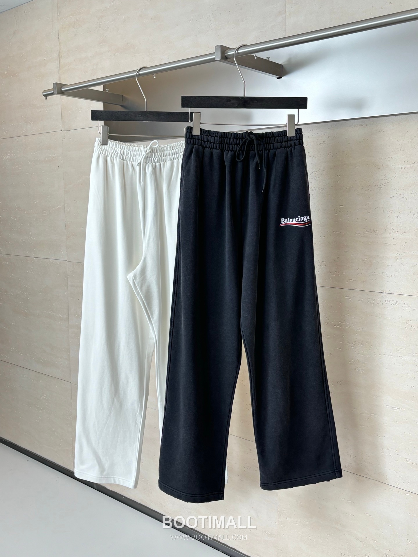 Balenciaga Cola Wave Logo Embroidered Cotton Sweatpants 발렌시아가 콜라 웨이브 로고 자수 코튼 스웨트 팬츠 4