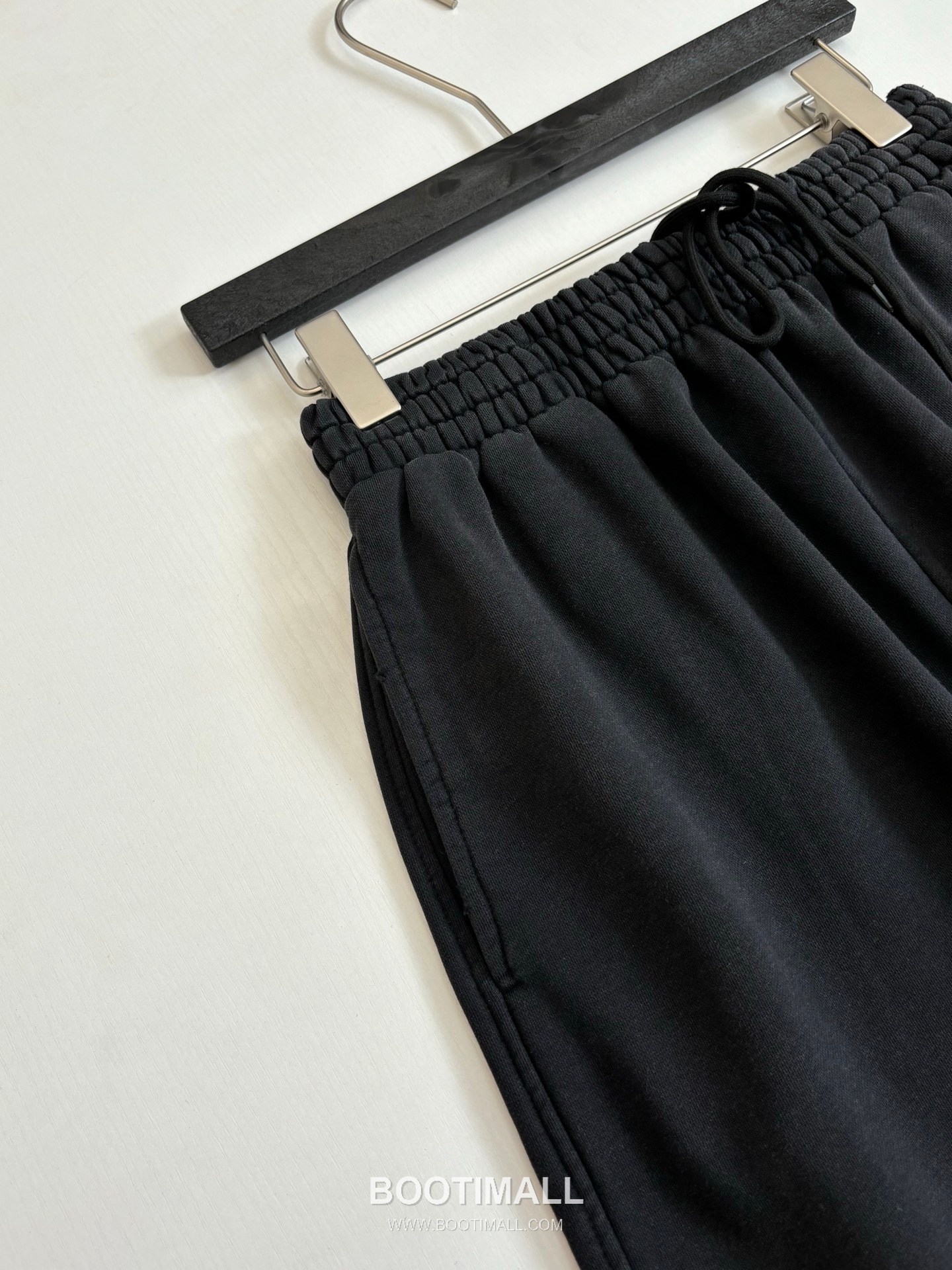 Balenciaga Cola Wave Logo Embroidered Cotton Sweatpants 발렌시아가 콜라 웨이브 로고 자수 코튼 스웨트 팬츠 5