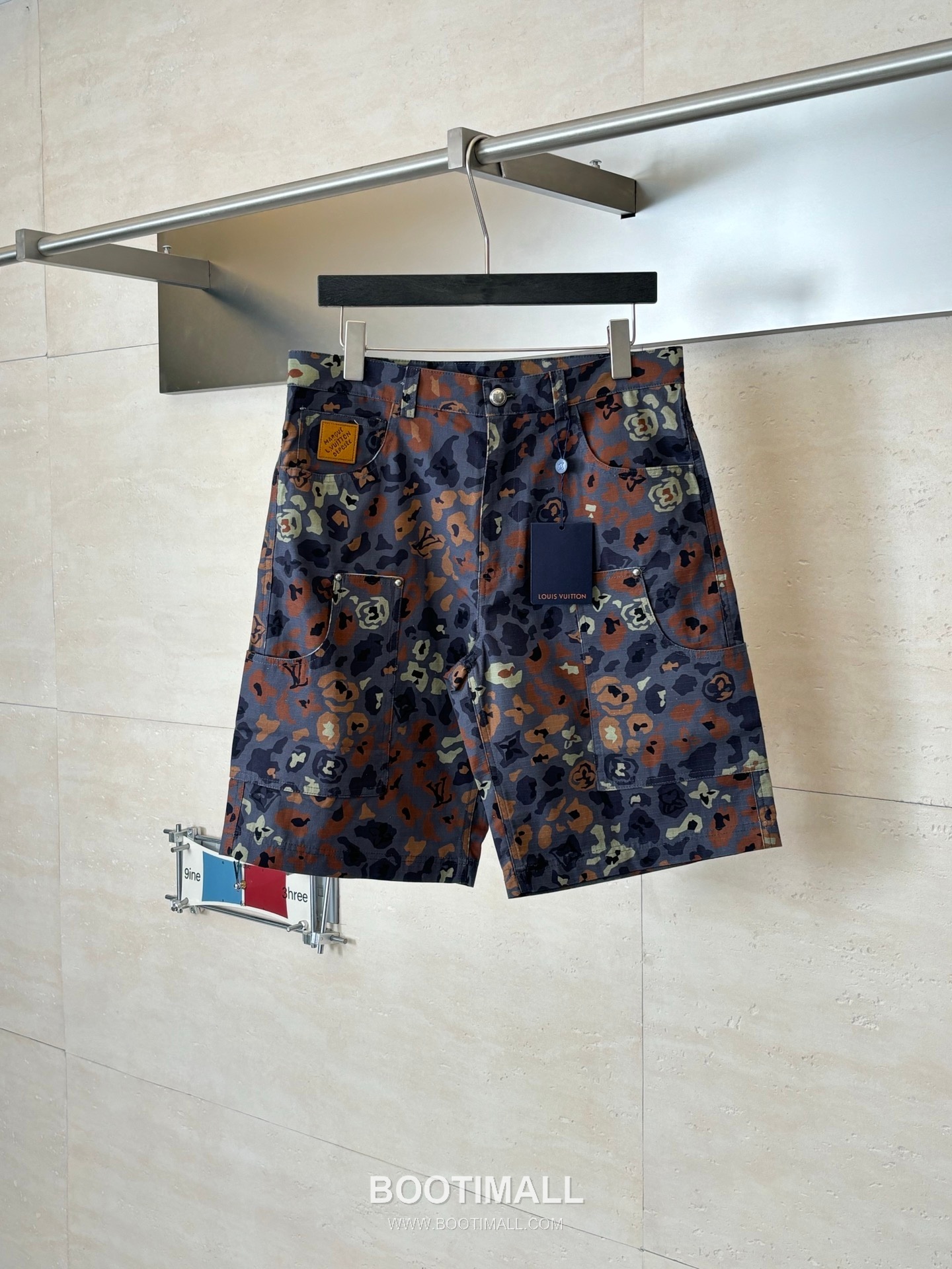 Louis Vuitton FW25 Nigo Printed Poplin Shorts 루이비통 FW25 니고 프린트 포플린 쇼츠 1