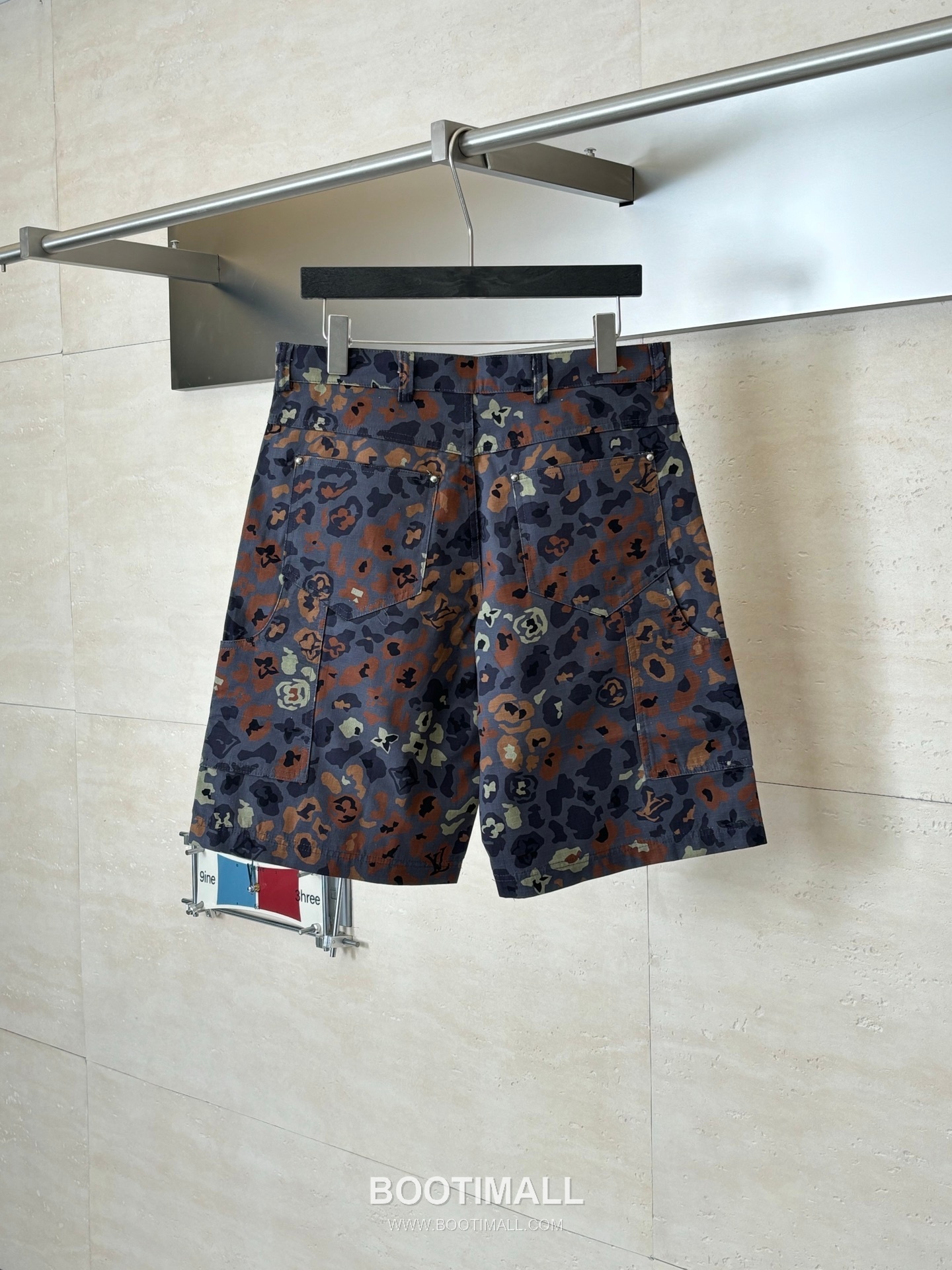 Louis Vuitton FW25 Nigo Printed Poplin Shorts 루이비통 FW25 니고 프린트 포플린 쇼츠 2