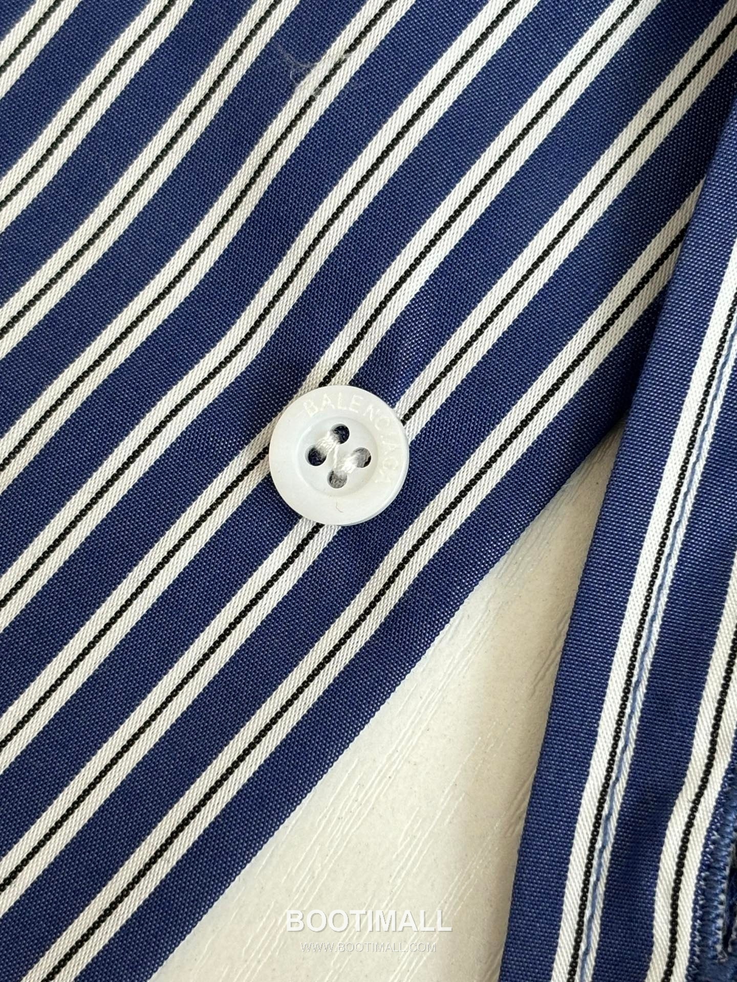 Balenciaga SS26 Sleeve Logo Stripe Check Long Sleeve Shirt 발렌시아가 SS26 슬리브 로고 스트라이프 체크 롱슬리브 셔츠 11