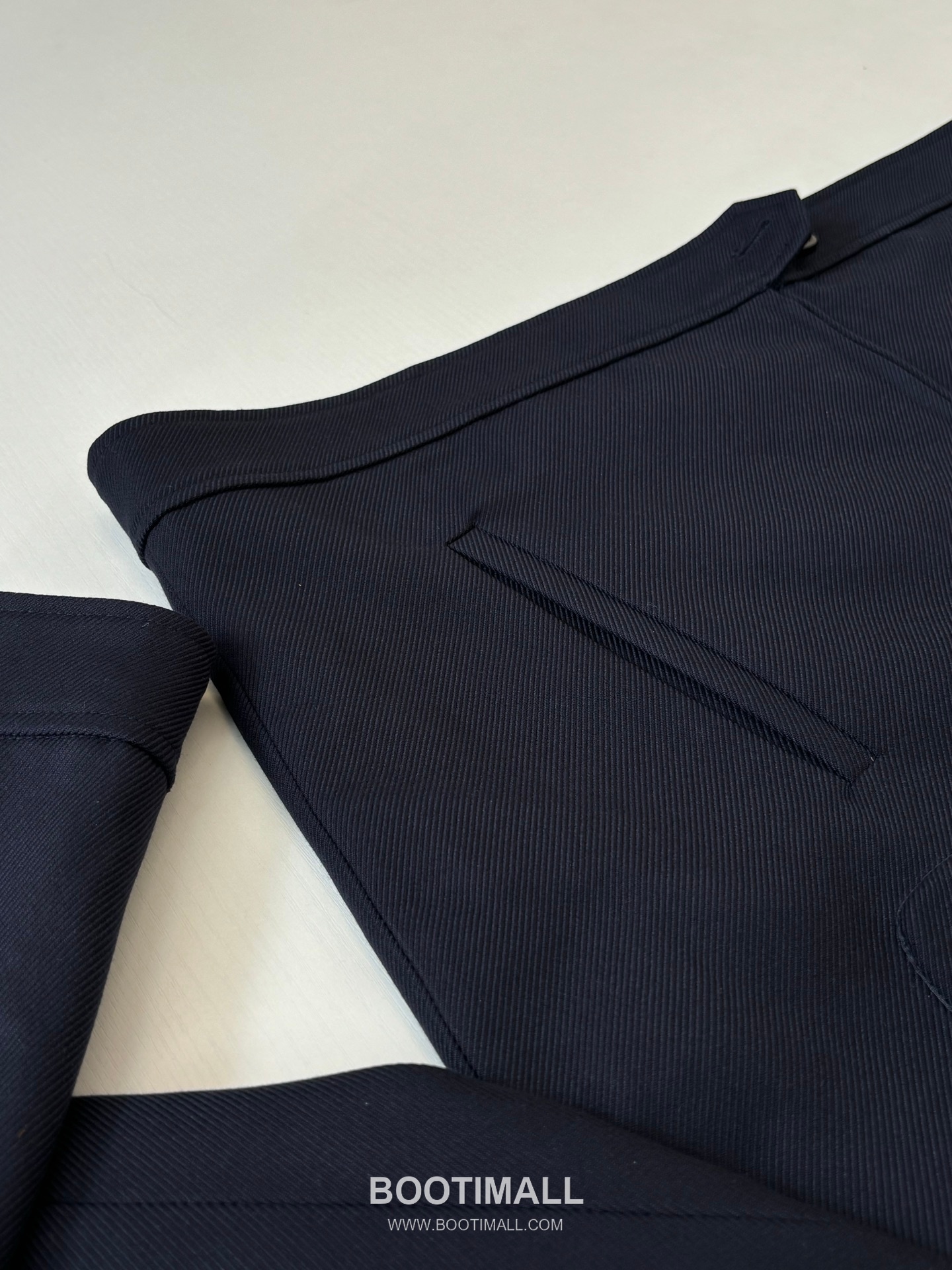 Loewe SS26 Cropped Blazer Collar Jacket 로에베 SS26 크롭 블레이저 카라 재킷 8