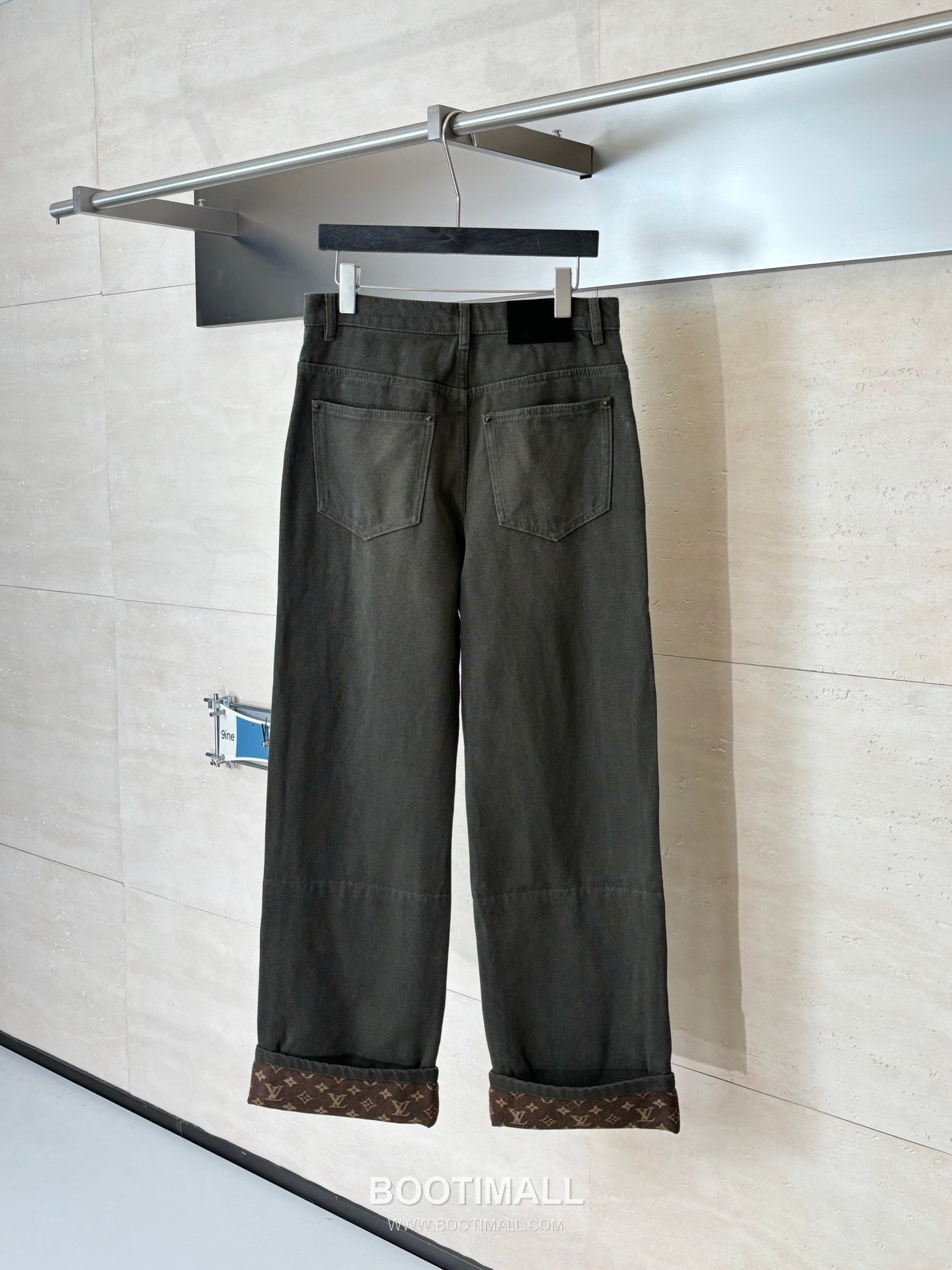 Louis Vuitton FW25 Monogram Waxed Turn-Up Canvas Denim Jeans 루이비통 FW25 모노그램 왁스 코팅 턴업 캔버스 데님 팬츠 7