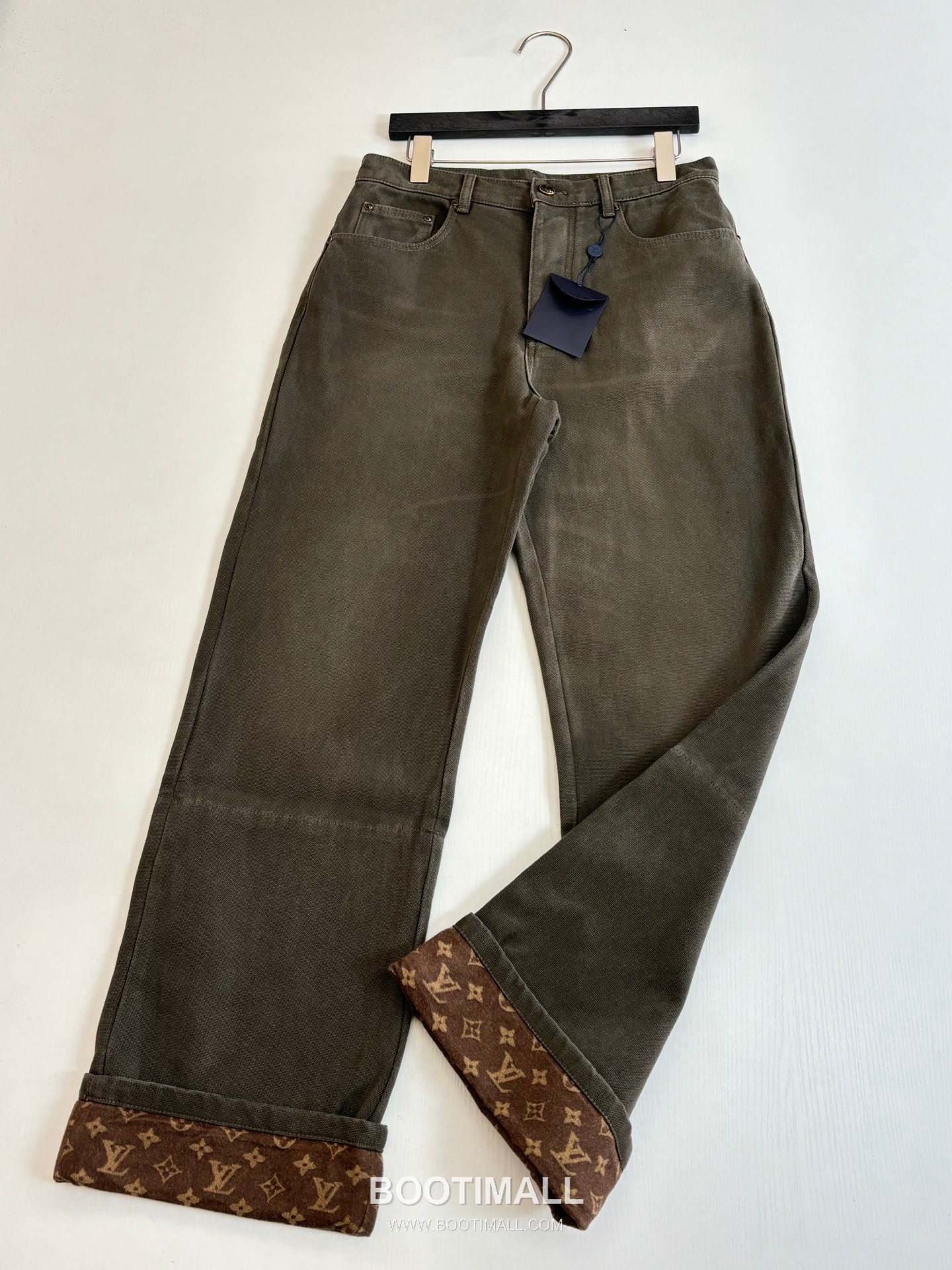 Louis Vuitton FW25 Monogram Waxed Turn-Up Canvas Denim Jeans 루이비통 FW25 모노그램 왁스 코팅 턴업 캔버스 데님 팬츠 8