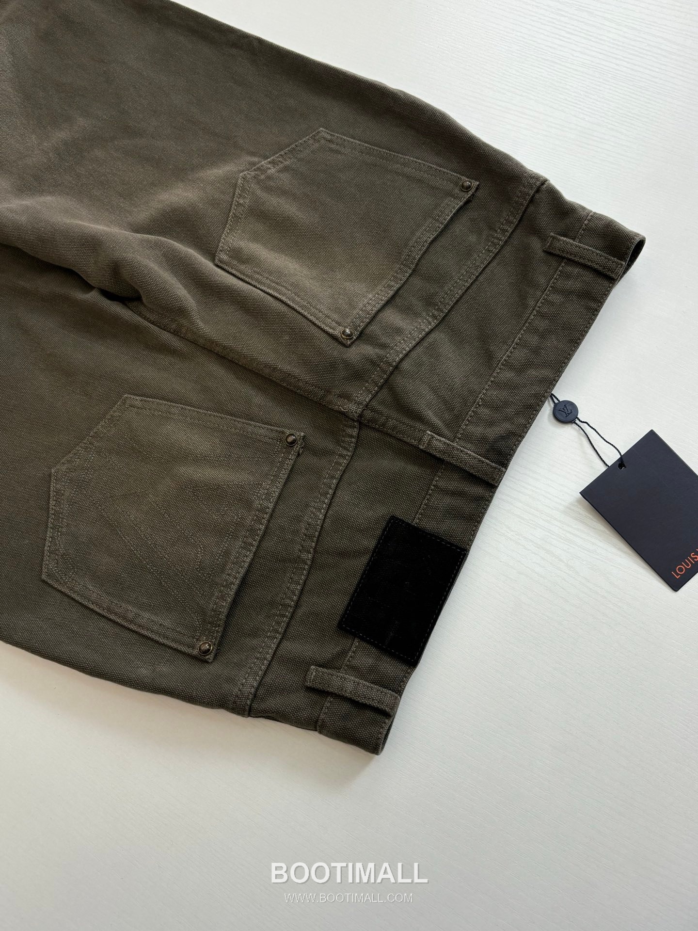 Louis Vuitton FW25 Monogram Waxed Turn-Up Canvas Denim Jeans 루이비통 FW25 모노그램 왁스 코팅 턴업 캔버스 데님 팬츠 13