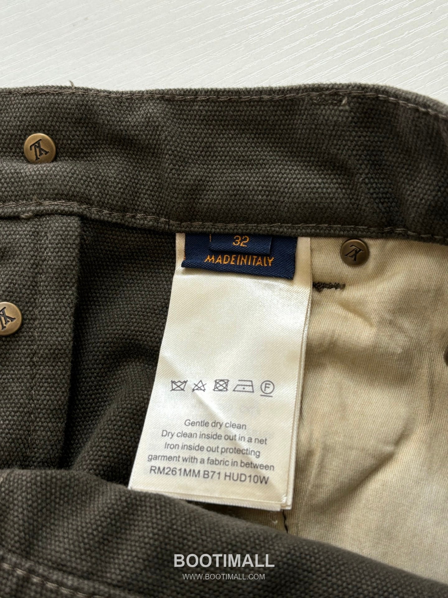 Louis Vuitton FW25 Monogram Waxed Turn-Up Canvas Denim Jeans 루이비통 FW25 모노그램 왁스 코팅 턴업 캔버스 데님 팬츠 16