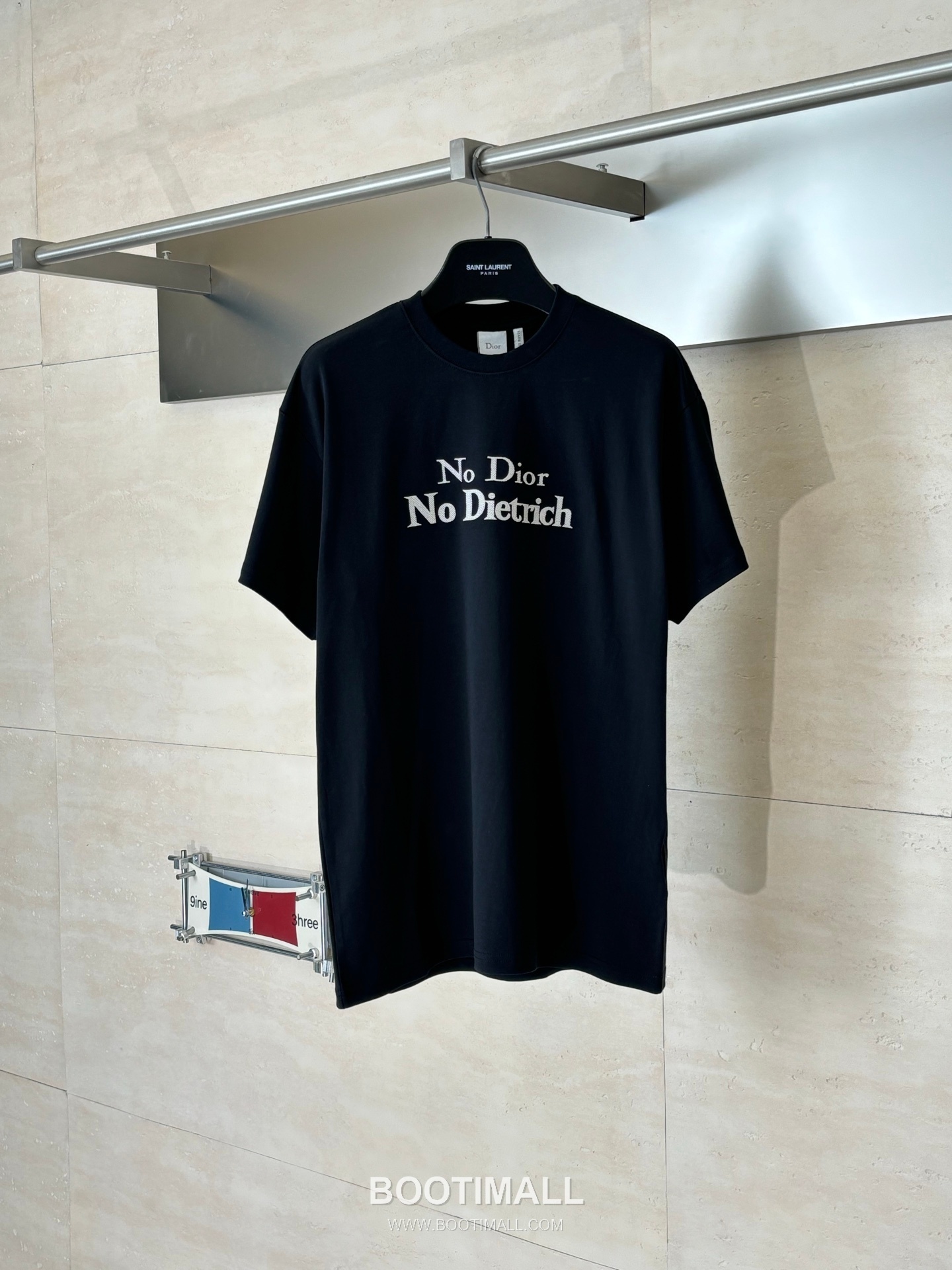 Dior SS26 “No Dior No Dietrich” Embroidered Cotton Short Sleeve T-Shirt 디올 SS26 노 디올 노 디트리히 자수 코튼 반팔 티셔츠 1