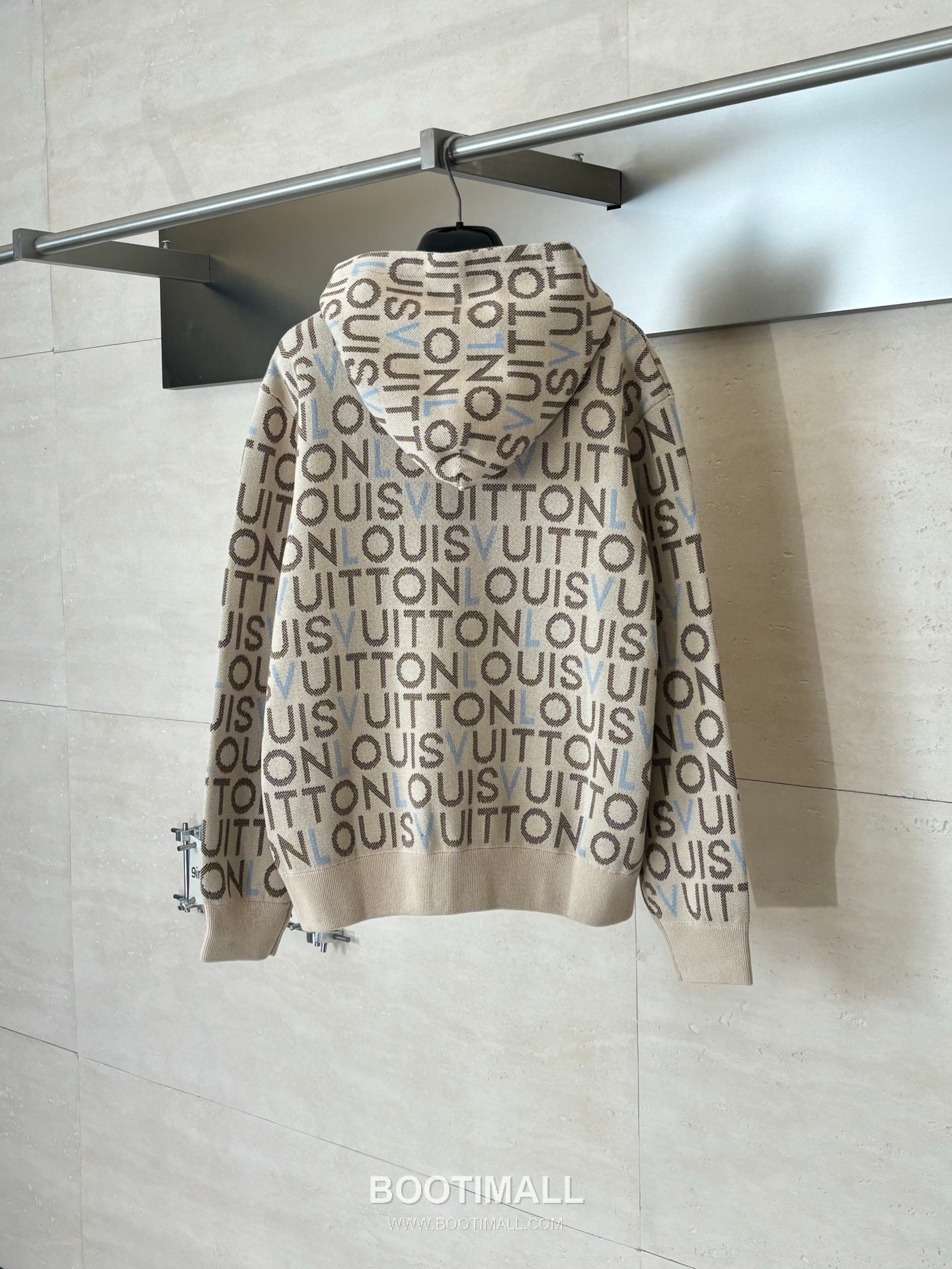 Louis Vuitton SS26 Monogram Letter Jacquard Knit Hoodie 루이비통 SS26 모노그램 레터 자카드 니트 후드 6