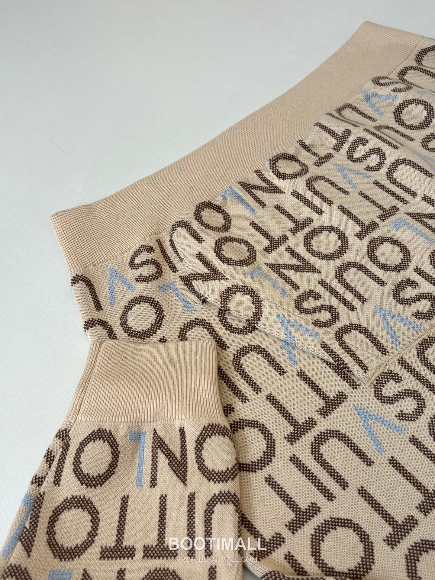 Louis Vuitton SS26 Monogram Letter Jacquard Knit Hoodie 루이비통 SS26 모노그램 레터 자카드 니트 후드 9