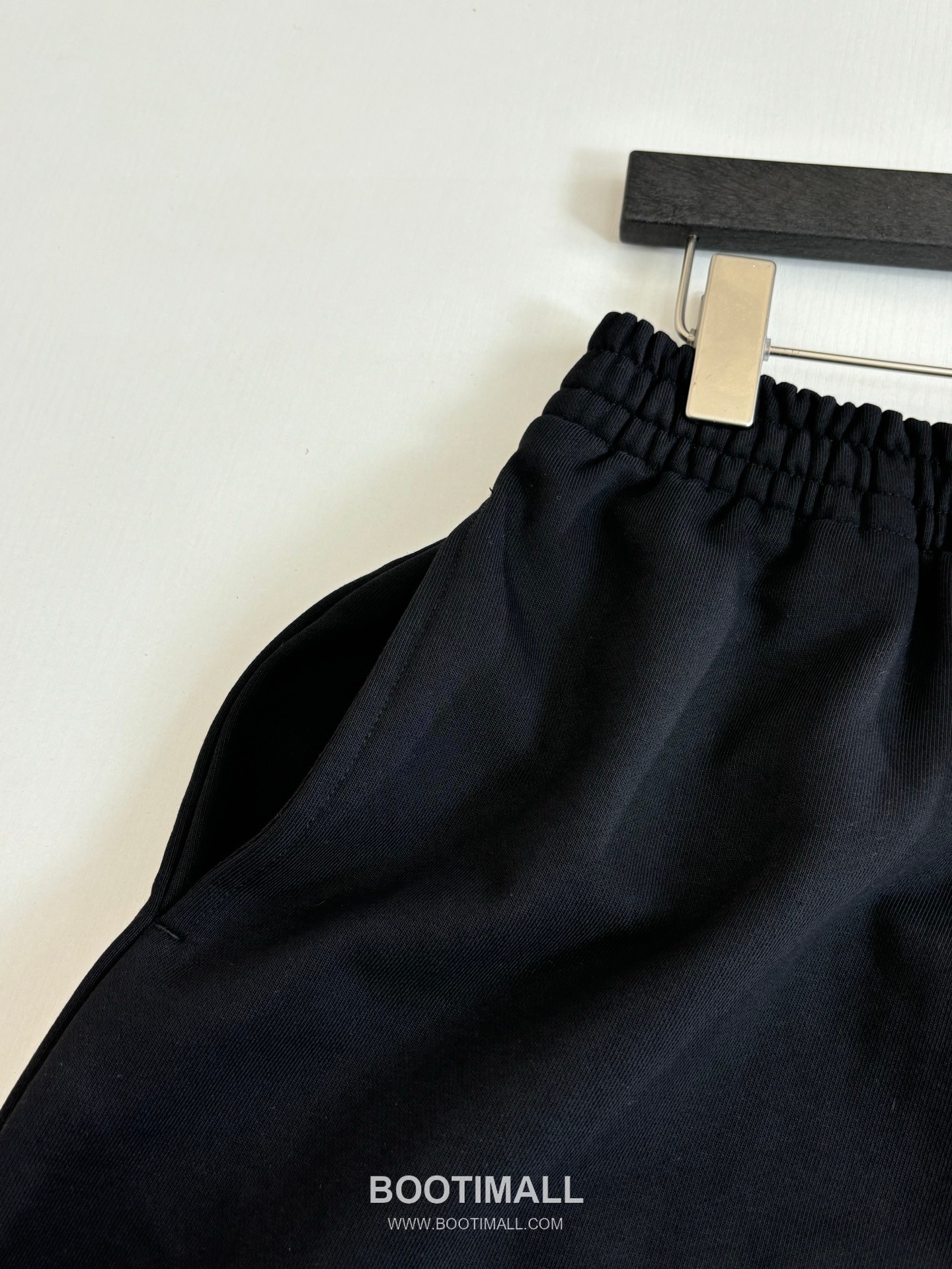 Balenciaga Logo Embroidered Cotton Sweat Shorts 발렌시아가 로고 자수 코튼 스웨트 쇼츠 15