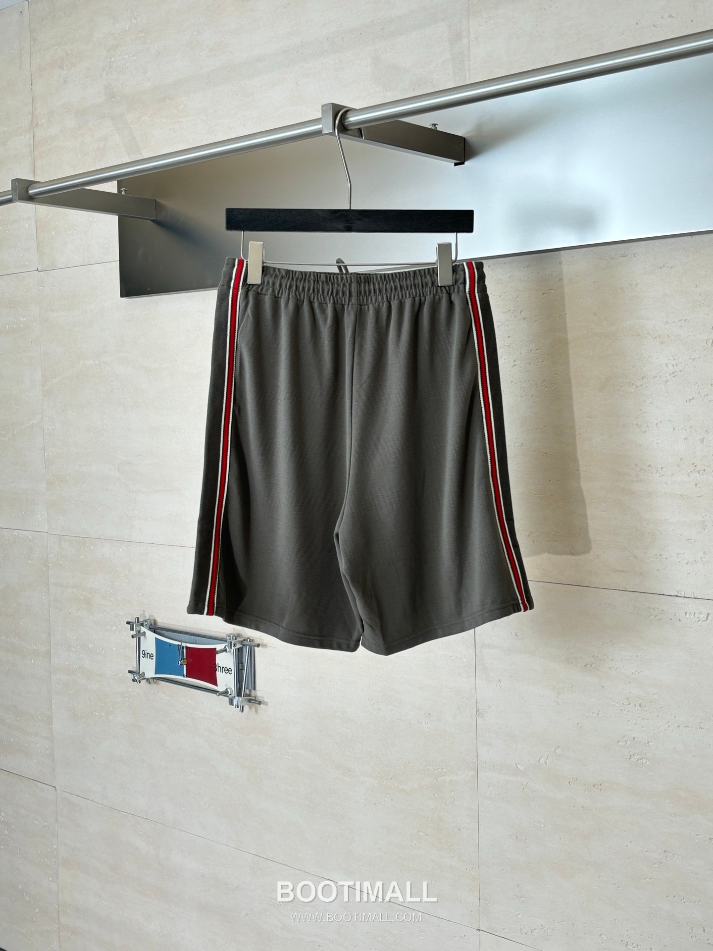 Gucci FW25 Stripe Web Trim Embroidered Cotton Drawstring Shorts 구찌 FW25 스트라이프 웹 트림 자수 코튼 드로우스트링 쇼츠 2