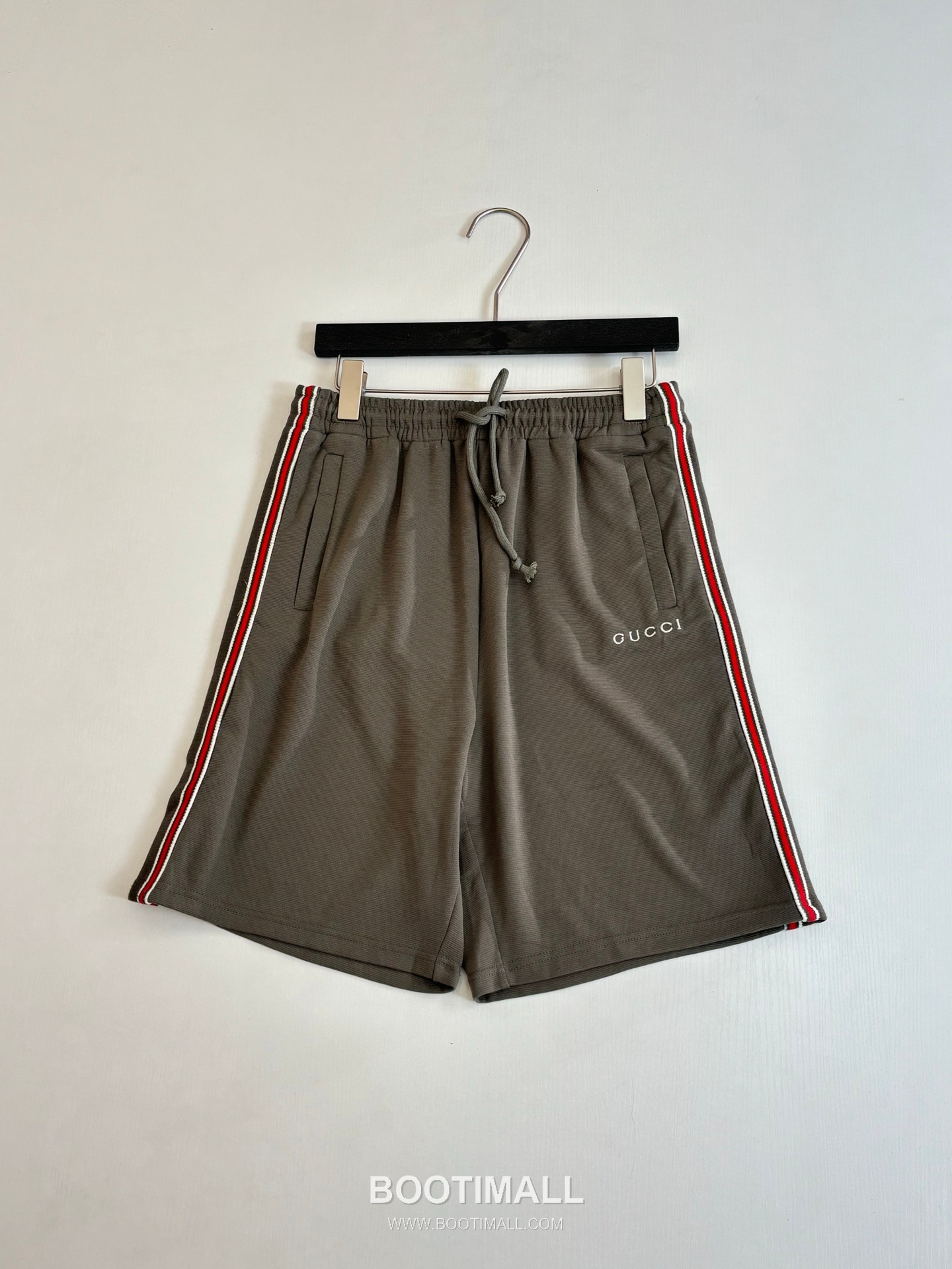 Gucci FW25 Stripe Web Trim Embroidered Cotton Drawstring Shorts 구찌 FW25 스트라이프 웹 트림 자수 코튼 드로우스트링 쇼츠 3