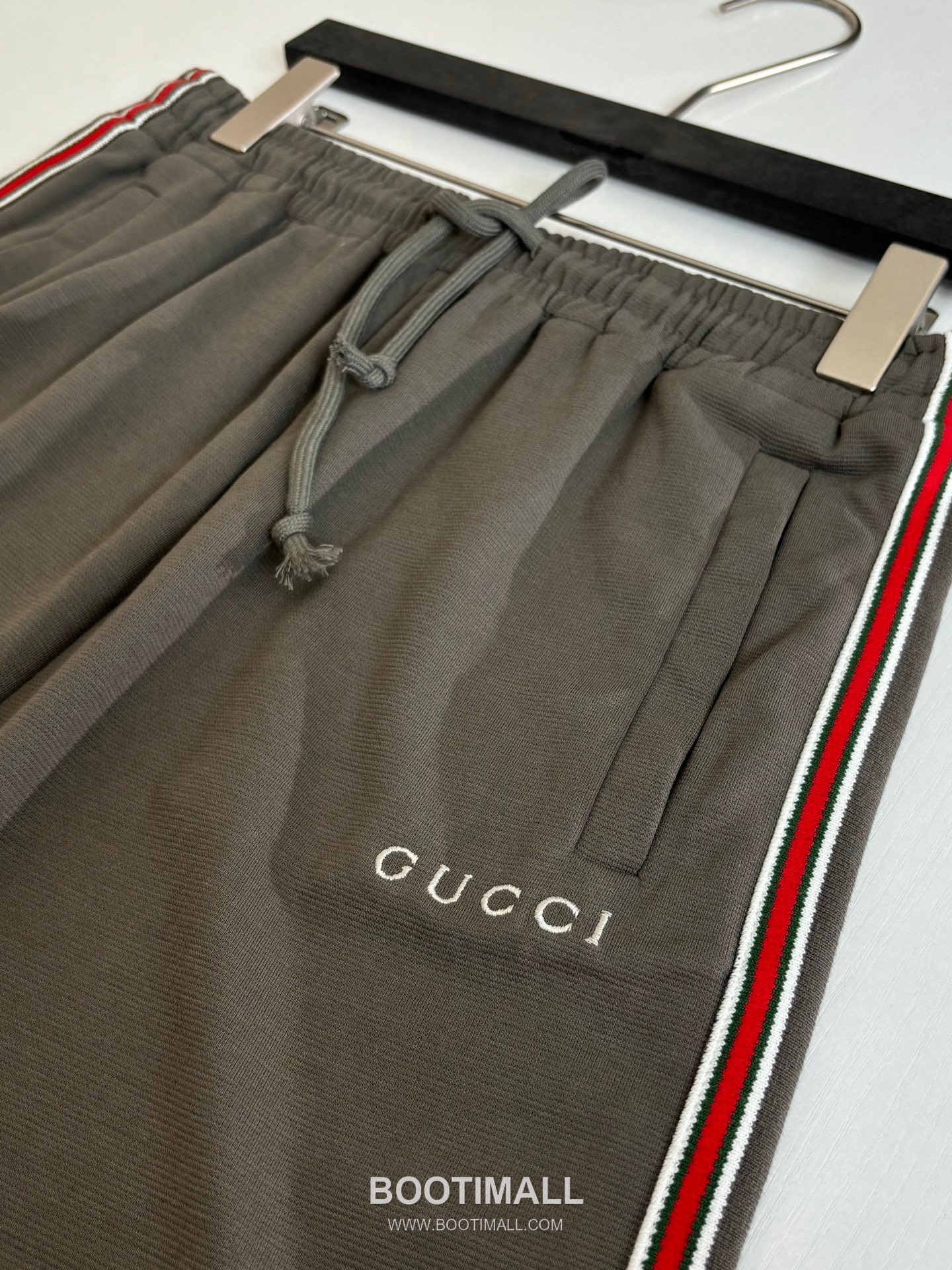 Gucci FW25 Stripe Web Trim Embroidered Cotton Drawstring Shorts 구찌 FW25 스트라이프 웹 트림 자수 코튼 드로우스트링 쇼츠 6