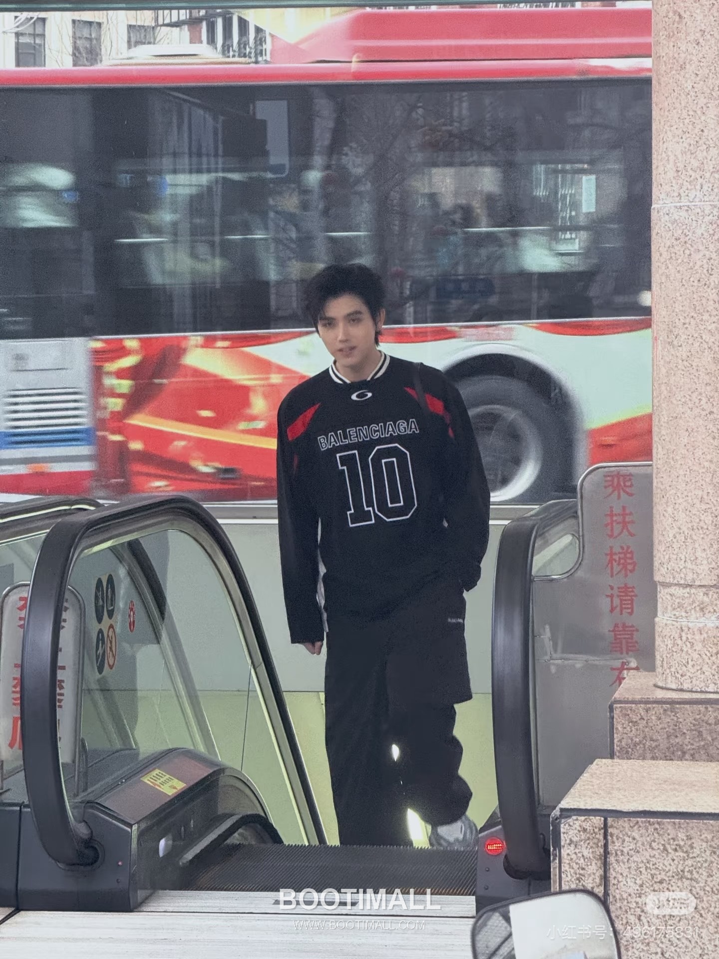 Balenciaga SS26 NBA Collaboration Embroidered Long Sleeve Jersey 발렌시아가 SS26 NBA 협업 자수 롱슬리브 저지 3