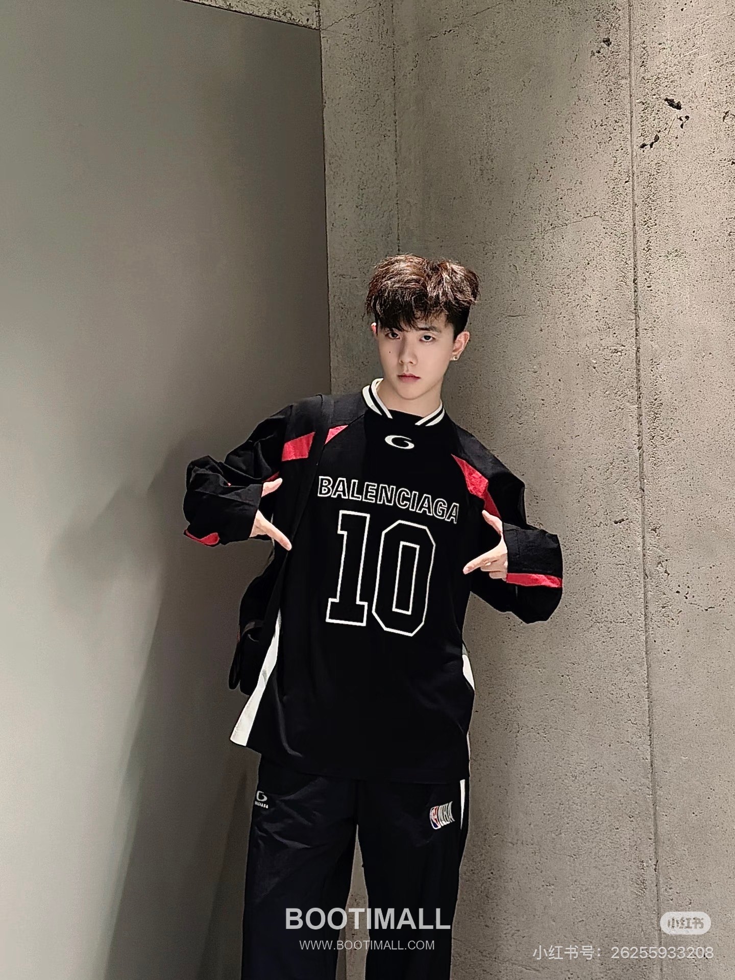 Balenciaga SS26 NBA Collaboration Embroidered Long Sleeve Jersey 발렌시아가 SS26 NBA 협업 자수 롱슬리브 저지 4