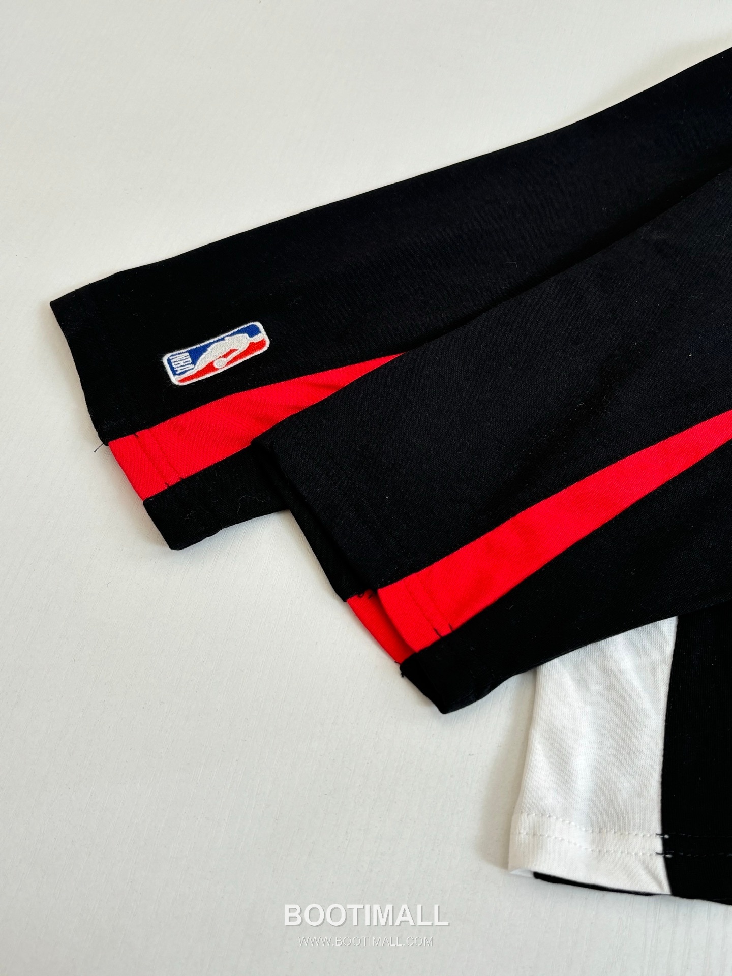 Balenciaga SS26 NBA Collaboration Embroidered Long Sleeve Jersey 발렌시아가 SS26 NBA 협업 자수 롱슬리브 저지 17