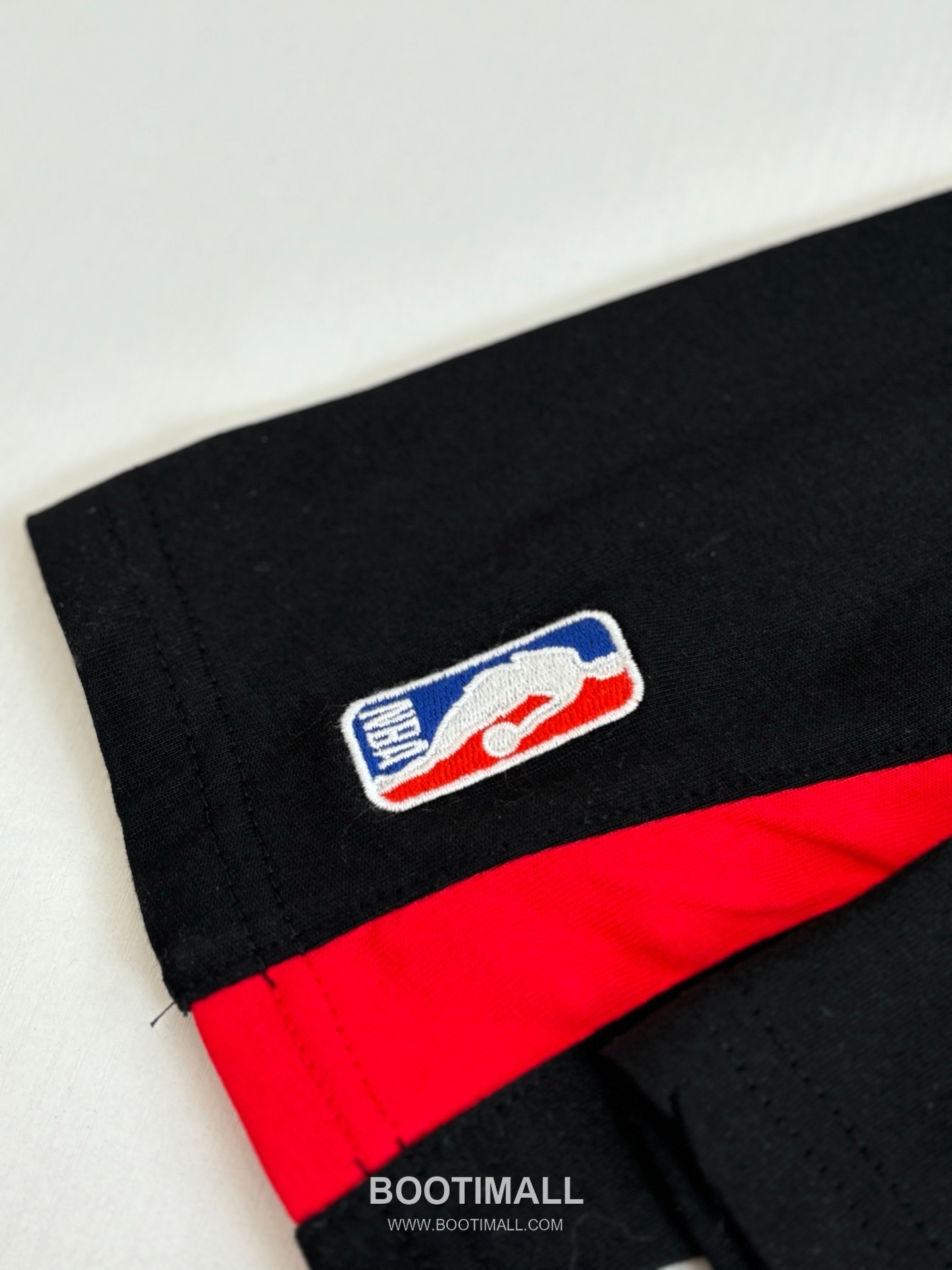 Balenciaga SS26 NBA Collaboration Embroidered Long Sleeve Jersey 발렌시아가 SS26 NBA 협업 자수 롱슬리브 저지 18